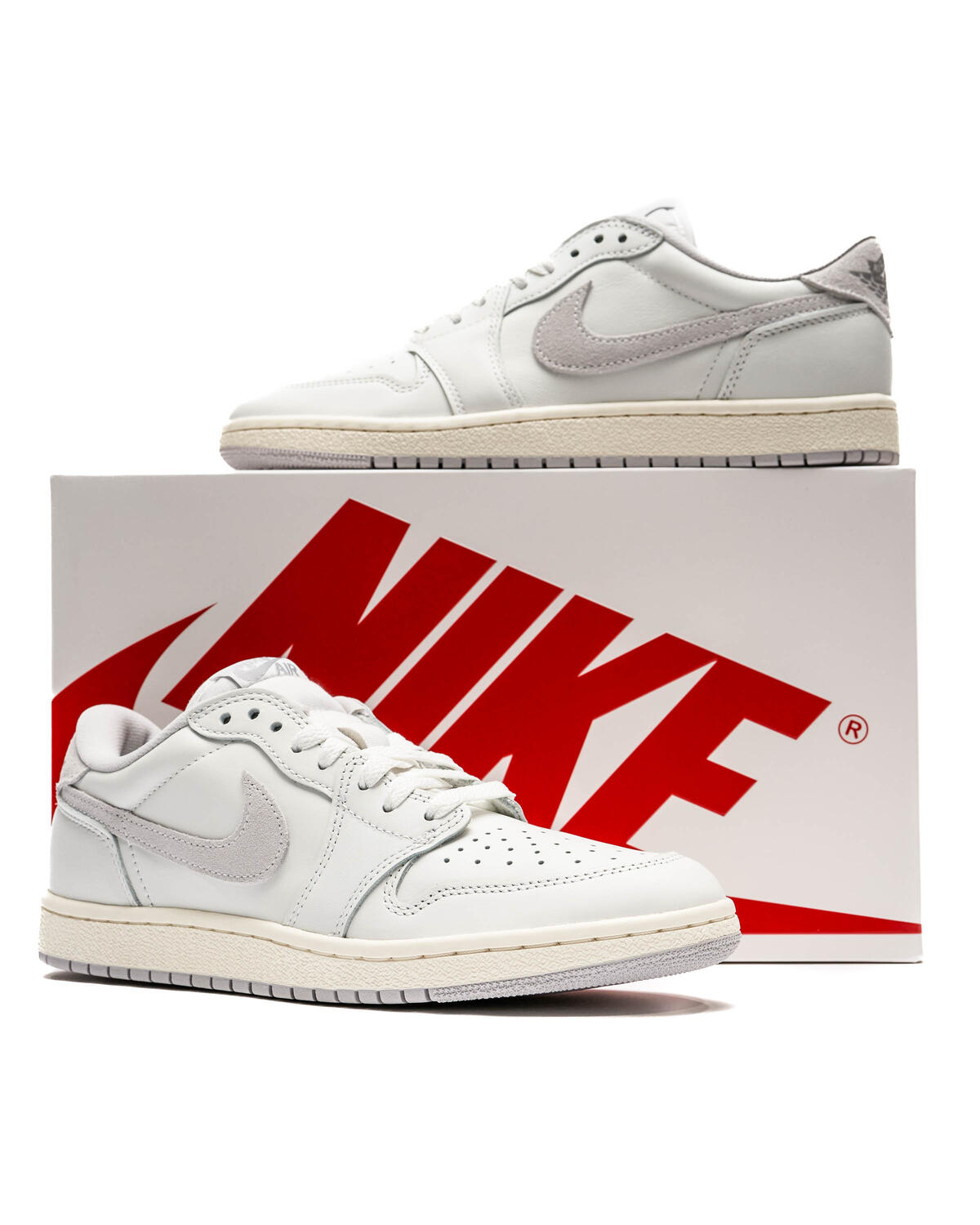 Jordan 1 low > Air Force 1 : r/Sneakers