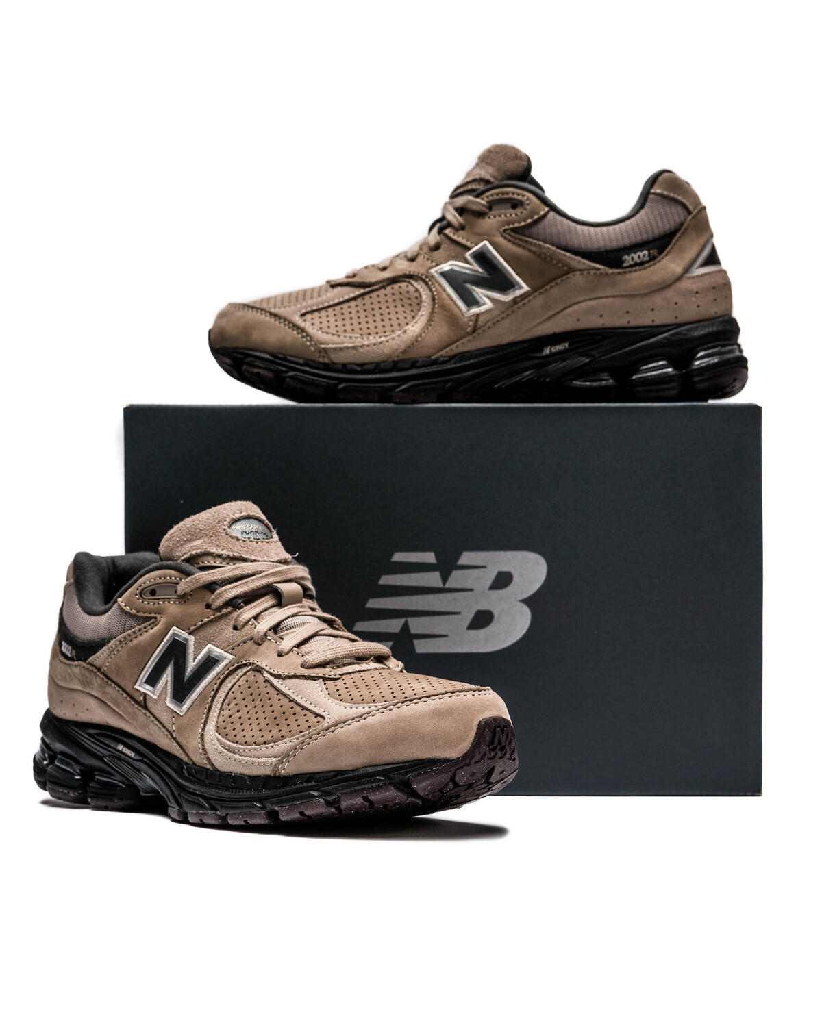 New Balance M2002REG Hellbraun / Schwarz - Image 6