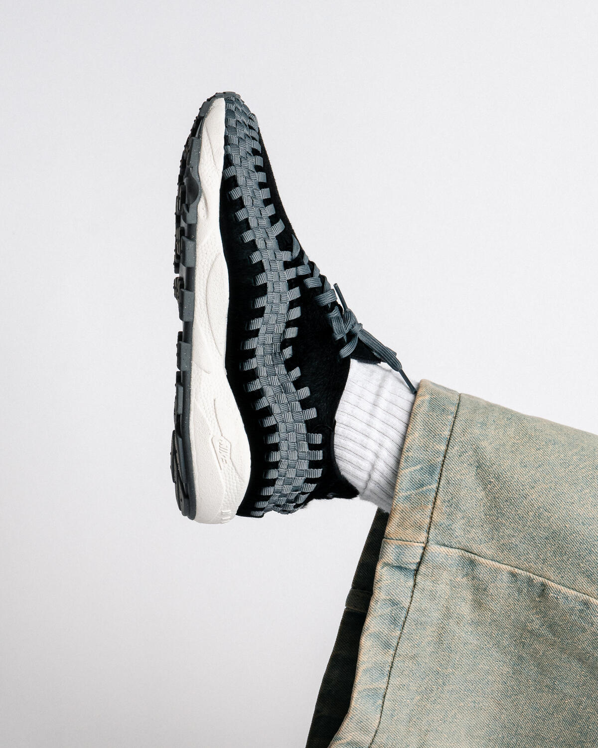 Nike Air Footscape Woven Black / Smoke Grey / Sail (Women's) - Image 39