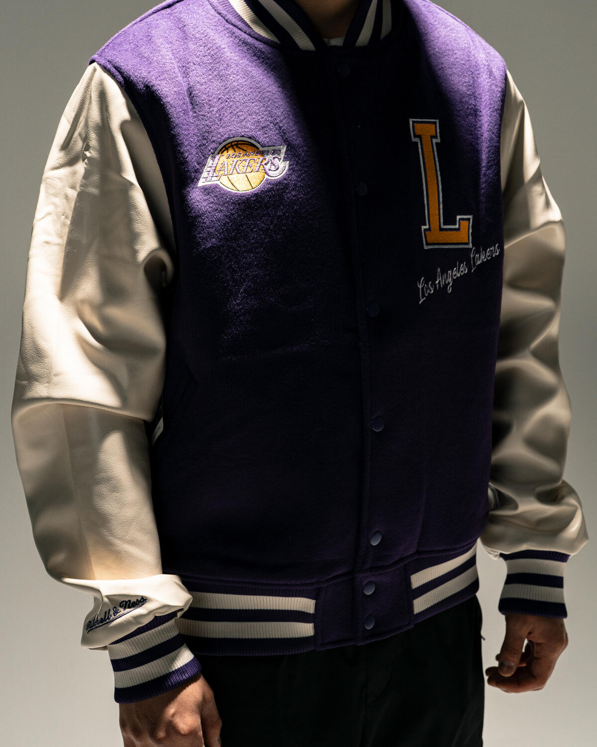 Mitchell & Ness NBA Varsity Jacket - LA Lakers - Image 11