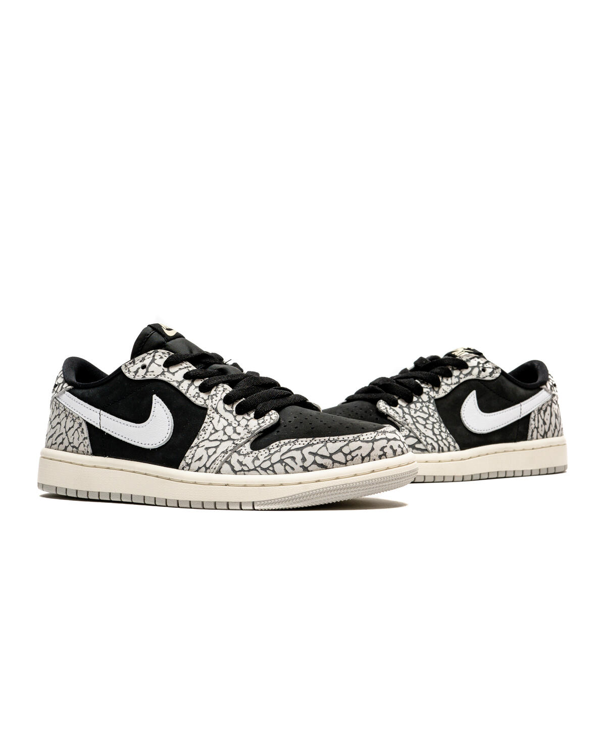 Air Jordan 1 Retro Low OG (Women's) - Image 9