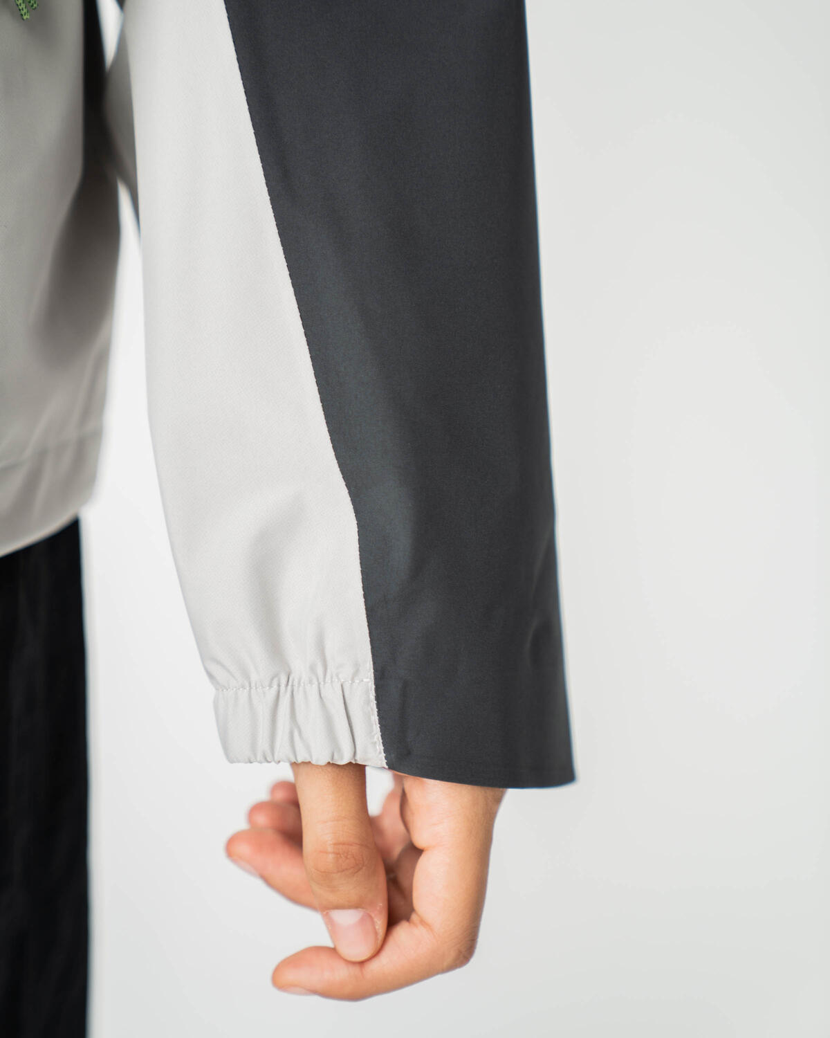 Nike WMNS ACG Cascade Rains Jacket - Image 6