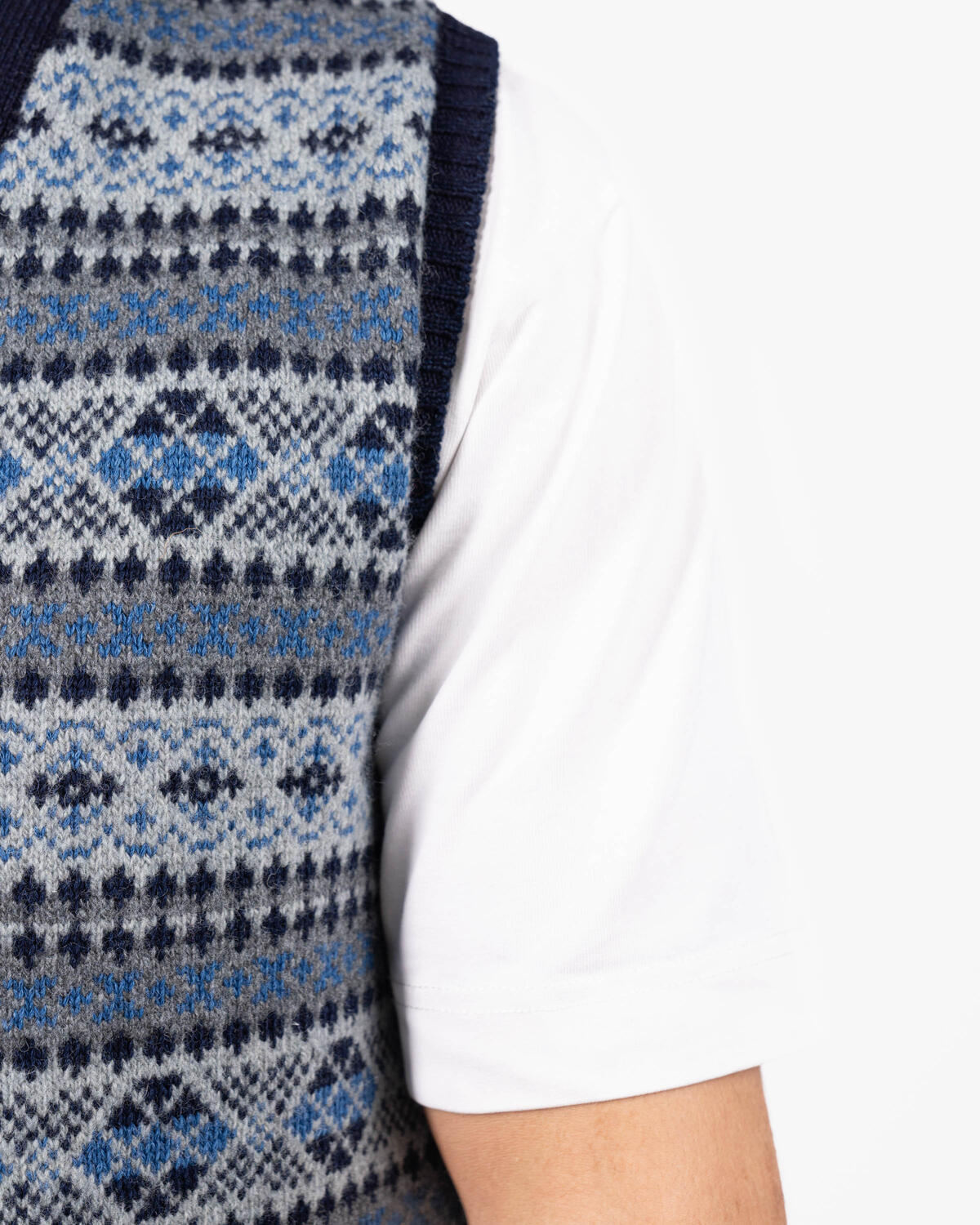 Beams+ Button Knit Vest Indigo Fair Isle - Image 7