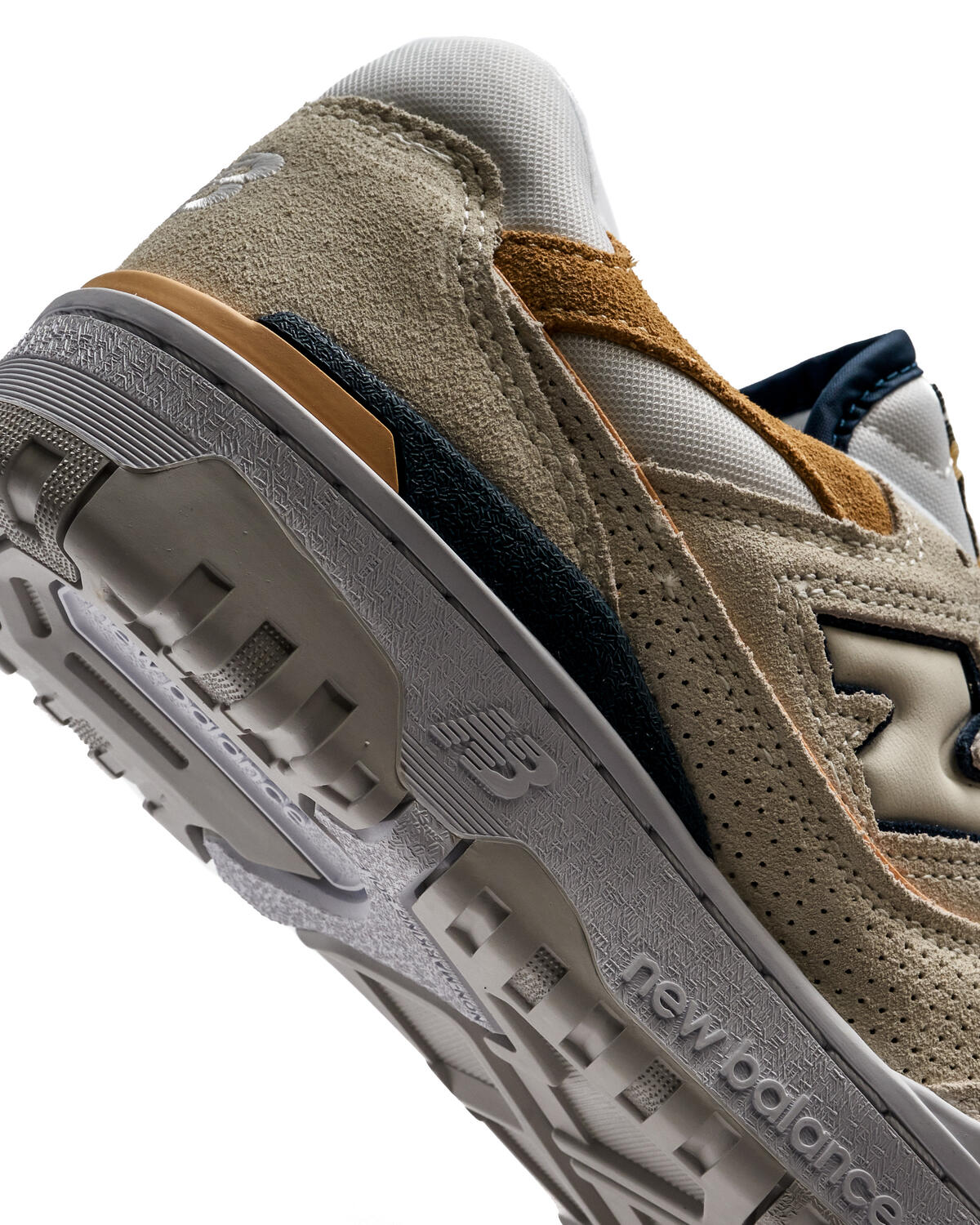 New Balance WMNS 550 - Sea Salt / Navy / Raw Sugar - Image 18