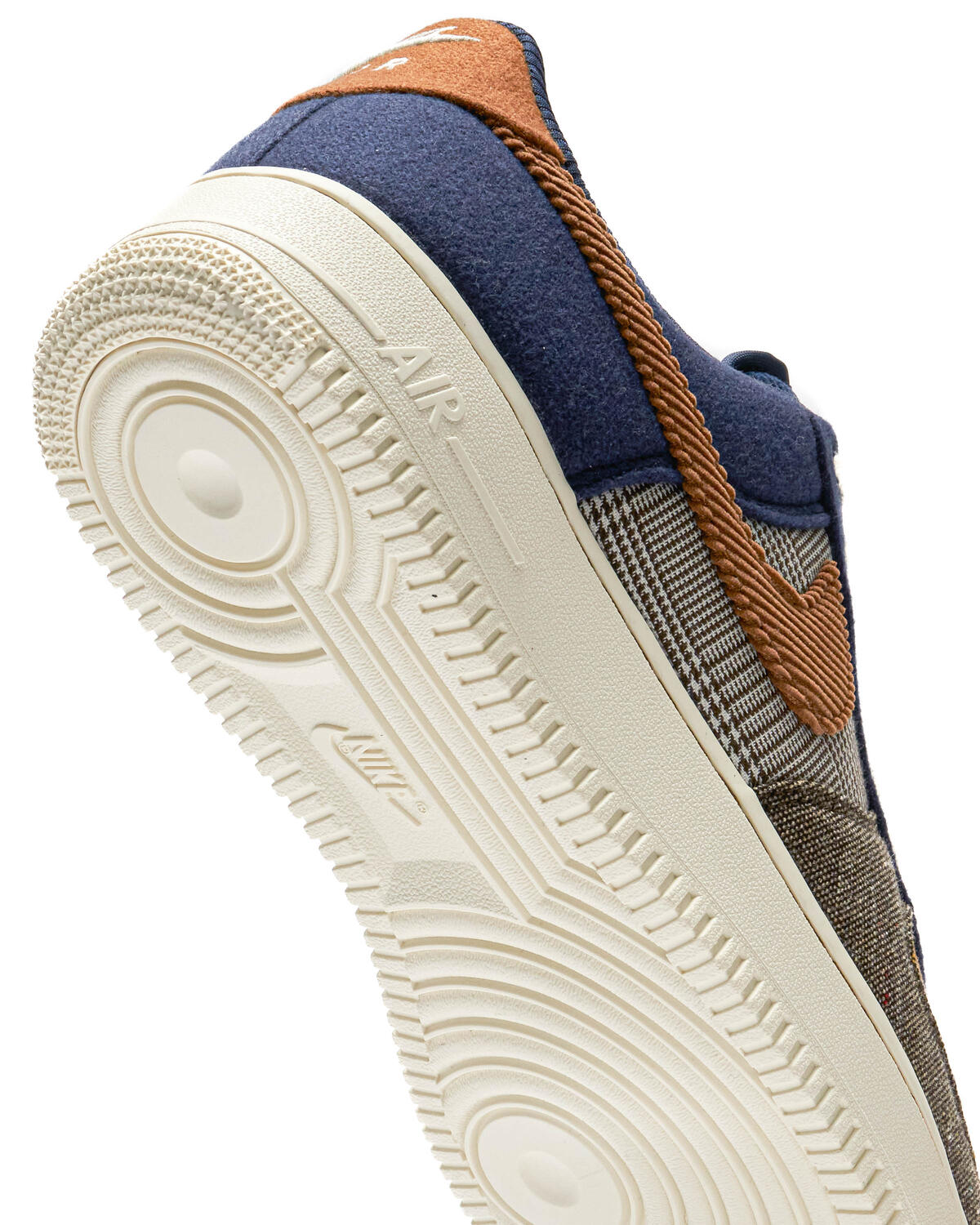 Nike Air Force 1 '07 Prm Midnight Navy / Ale Brown - Pale Ivory - Image 24