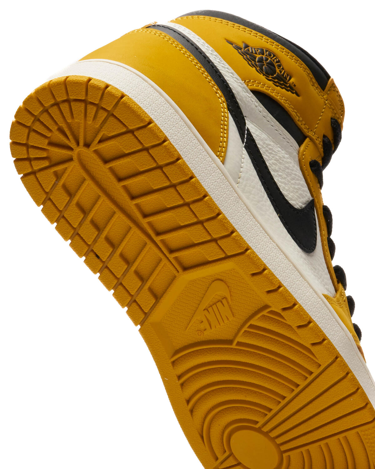 Air Jordan 1 Retro High OG 'Yellow Ochre' - Image 26