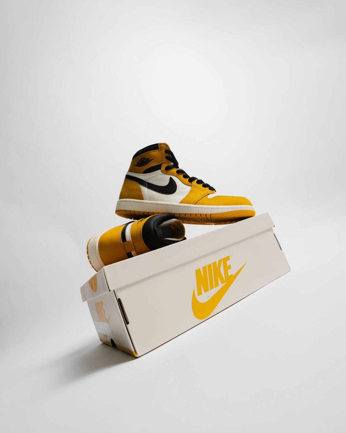 Air Jordan 1 Retro High OG 'Yellow Ochre' - Image 27