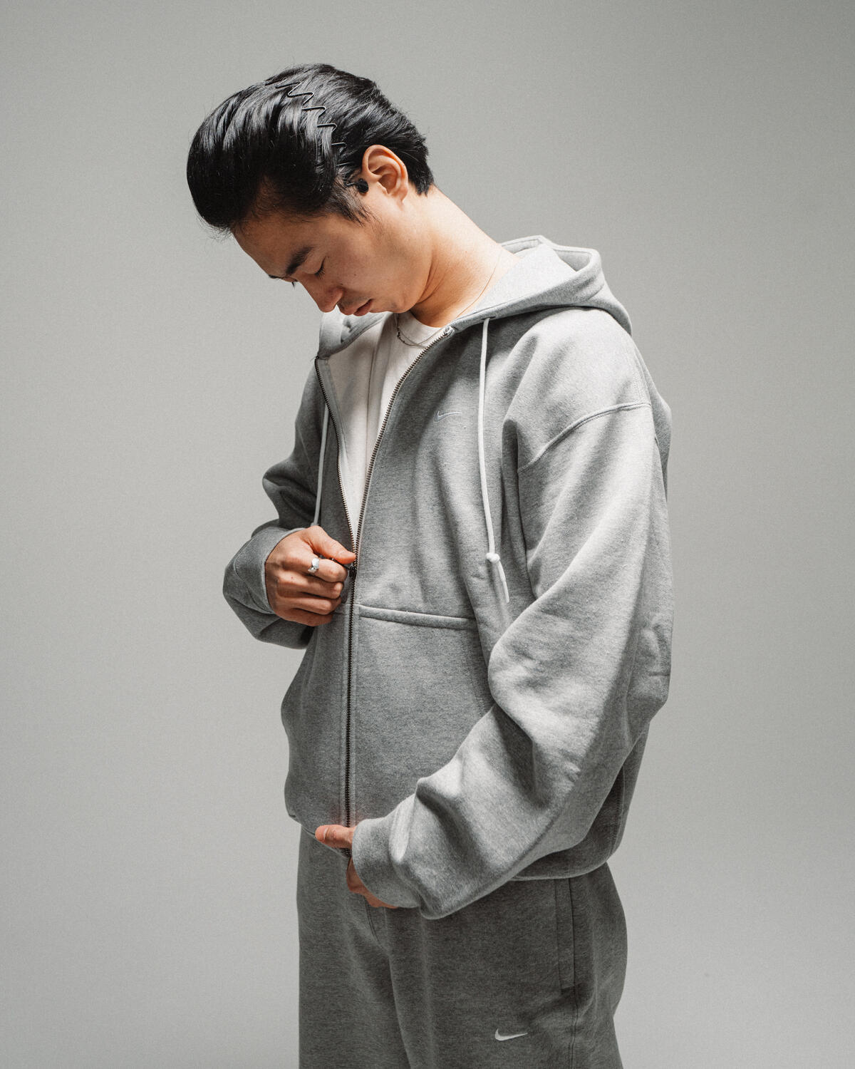 Nike Solo Swoosh Full Zip Hoodie Dark Grey Heather / White - Image 21