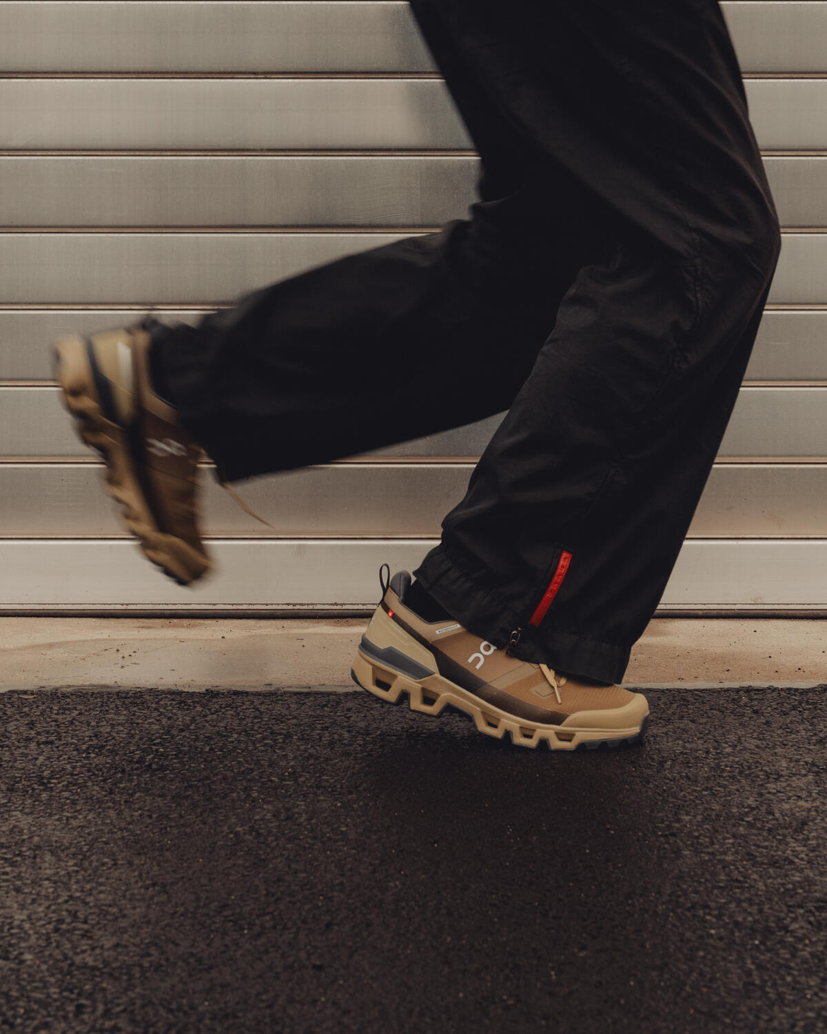 On Running Cloudwander Waterproof - Hunter / Safari - Image 18