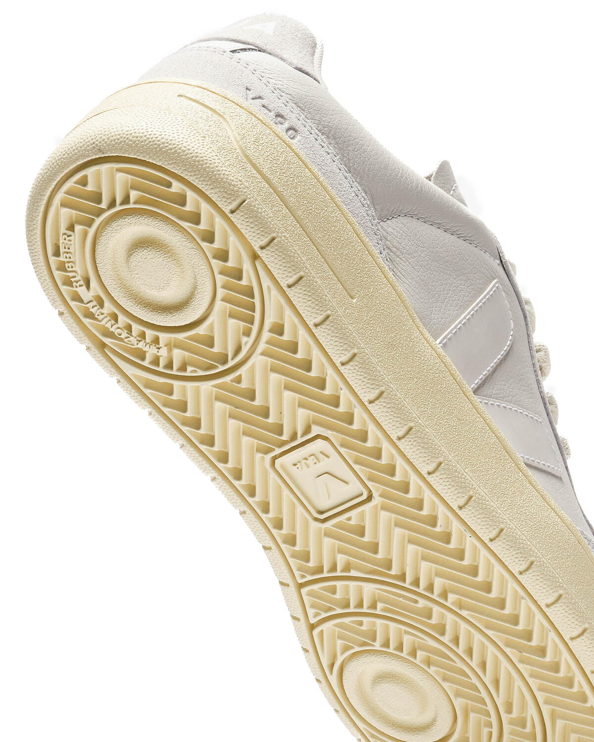 Veja V-90 O.T. Leather - Image 13