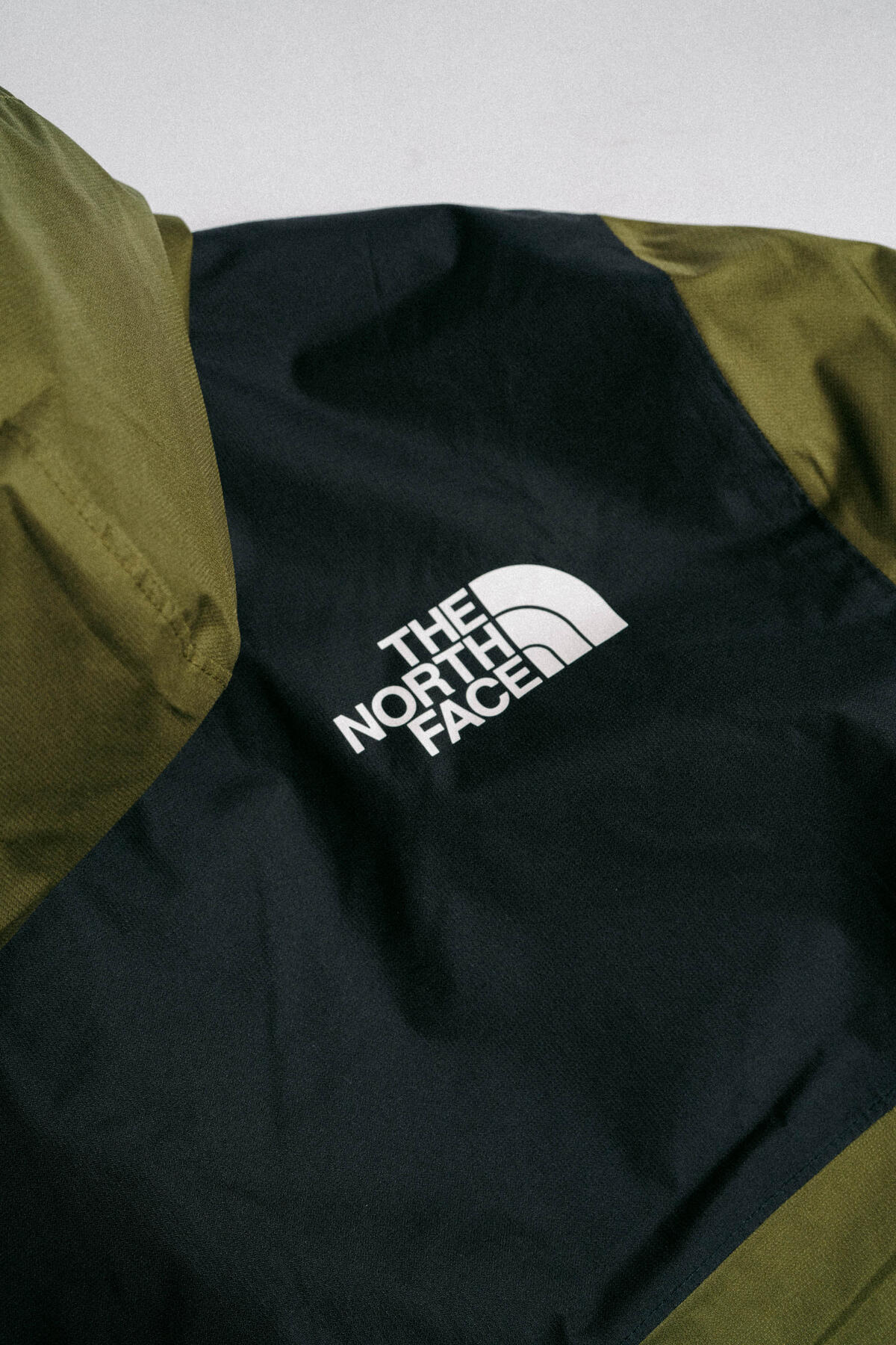 The North Face Mountain Q Jacket - Image 9