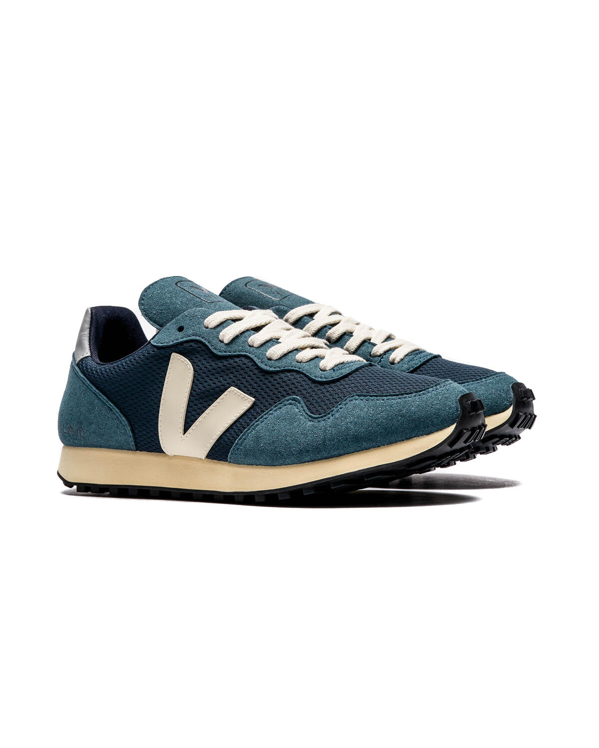 Veja Riio Branco II Lite Nolyn Sneakers - Image 3