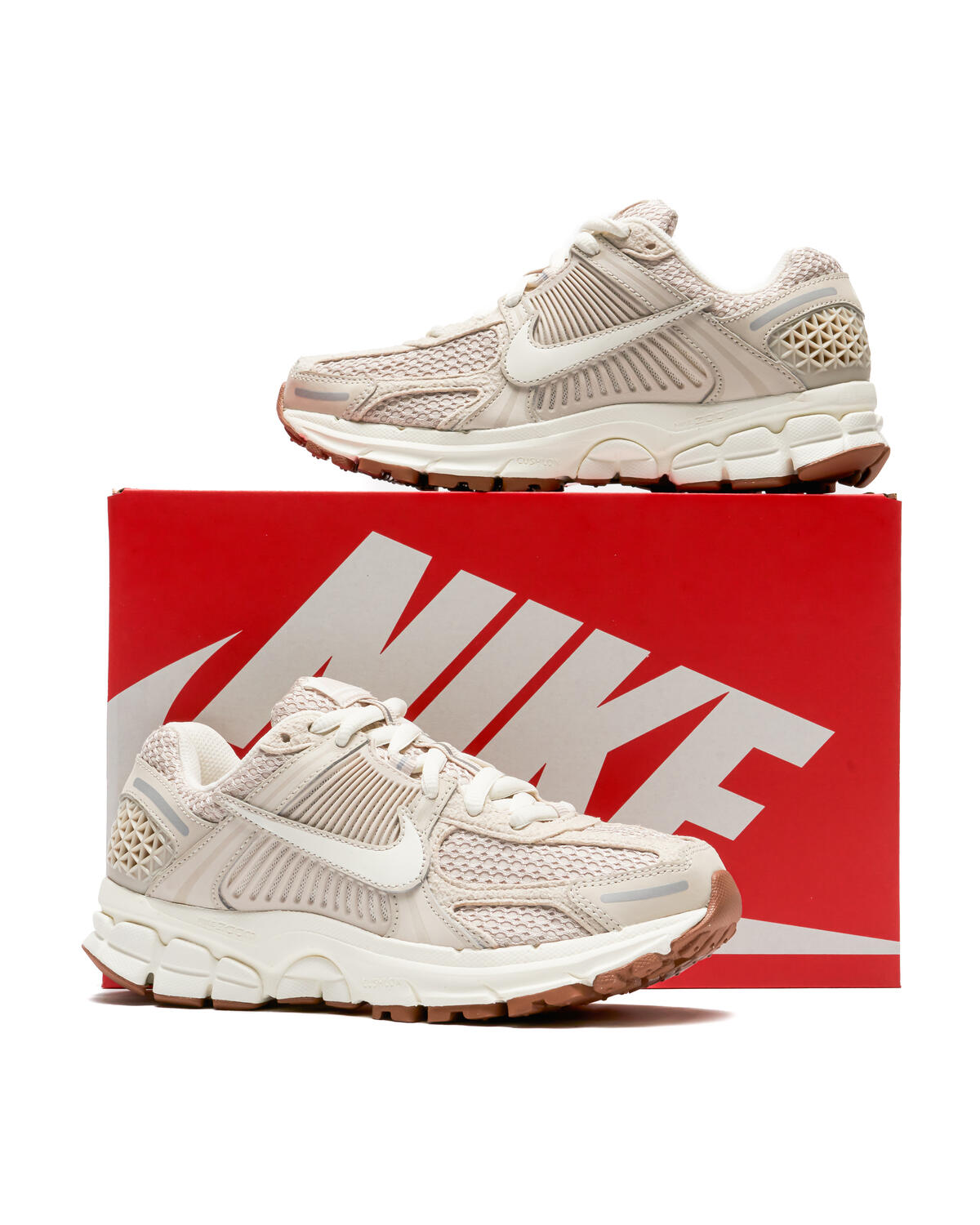 Nike Women's Zoom Vomero 5 Light Orewood Brown - Image 39