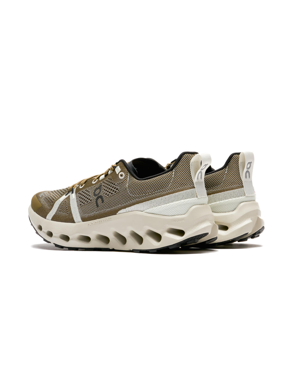 ON Running Cloudsurfer Trail - Image 4