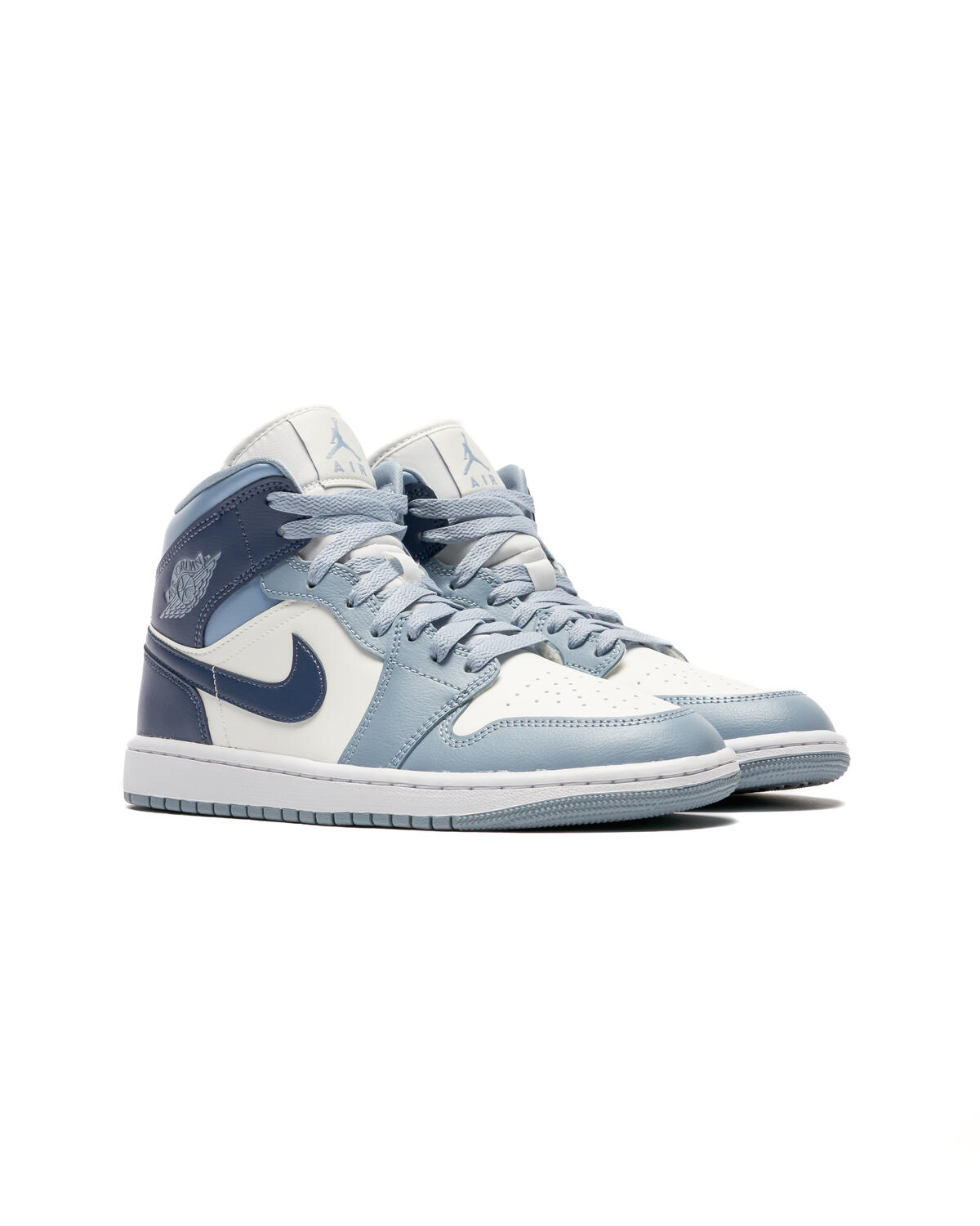 An Air Jordan 1 Mid WMNS Ice Grey Blue Is Dropping Later This