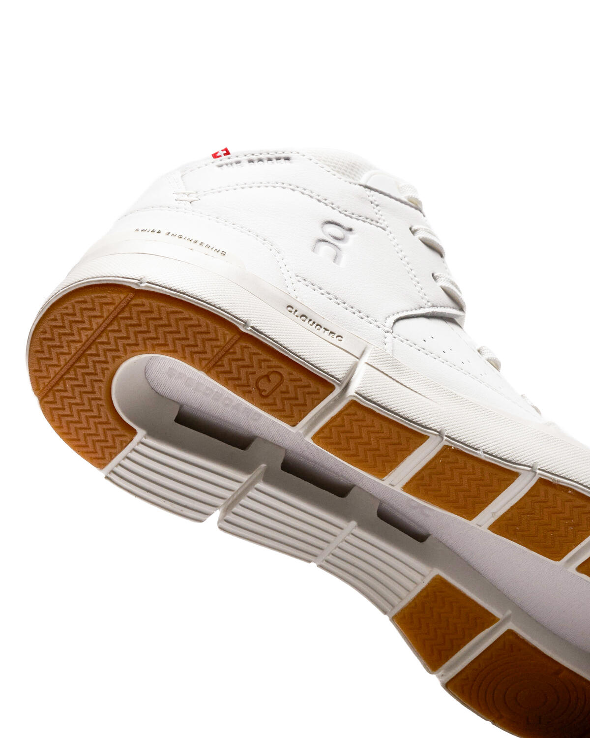 ON Running THE Roger Clubhouse Mid - Image 14