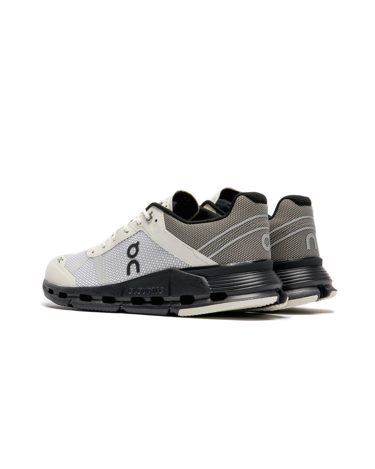 On Running | Cloudnova Z5 Rush M 8.5 On Running: Cloudnova Z5 Rush (Black/ White) | DSMS E-SHOP main image 2