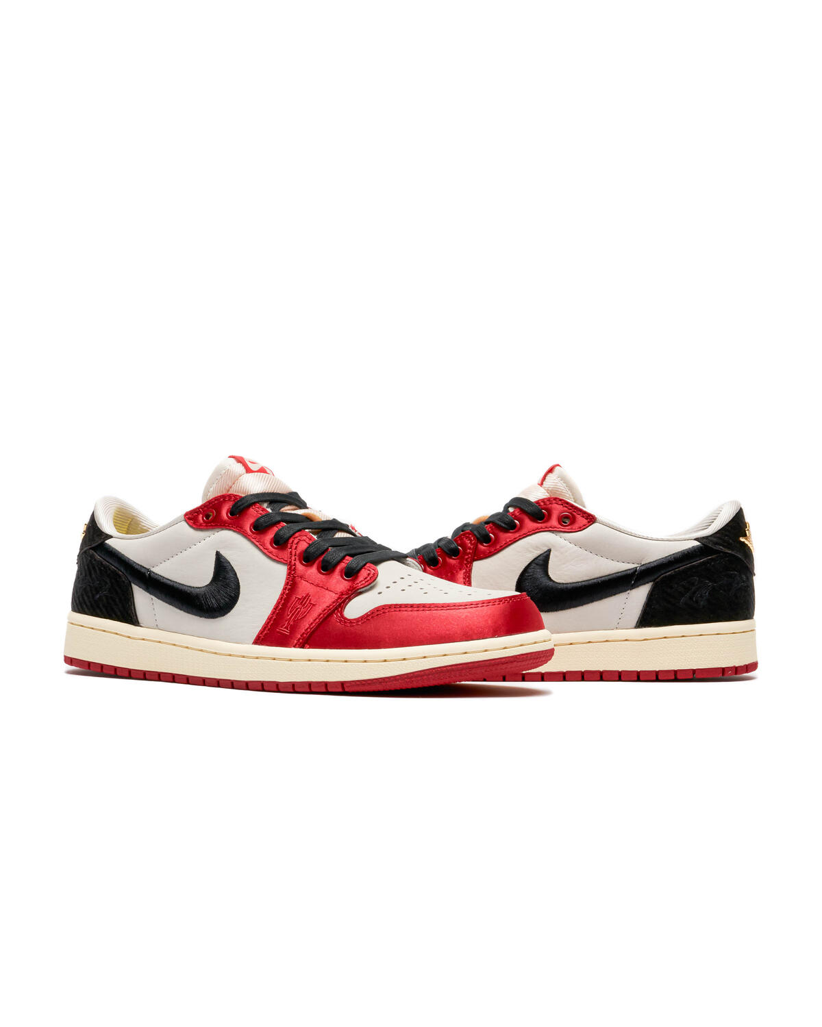 Trophy Room x Air Jordan 1 Retro Low OG SP 'Rookie Card - Away' - Image 11
