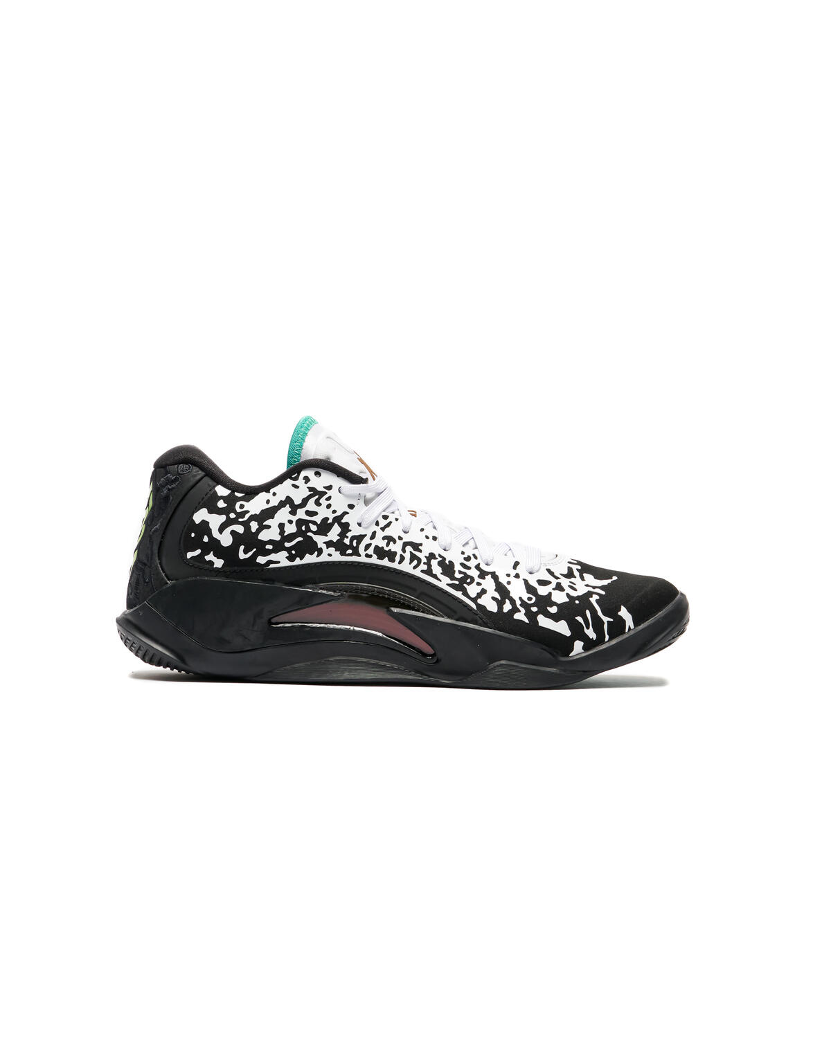 Nike Zion 3 Black / British Tan / White - Image 2