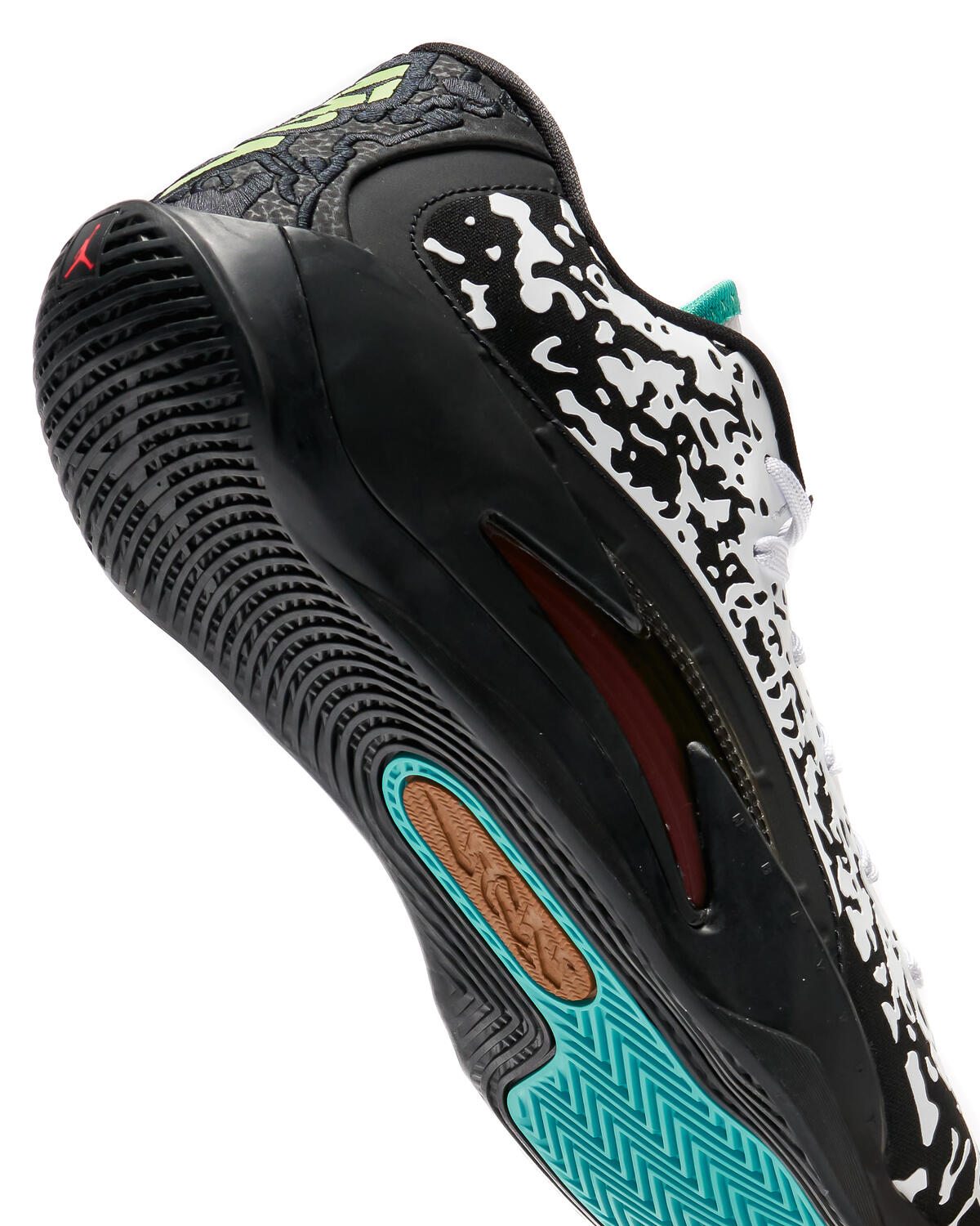 Nike Zion 3 Black / British Tan / White - Image 7