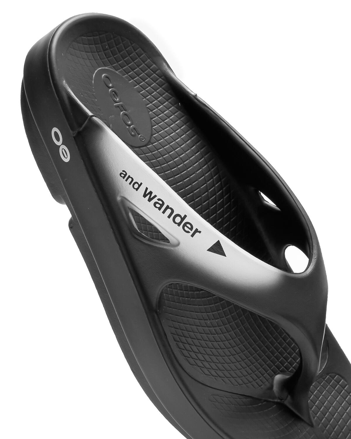 and wander OOFOS ahh Recovery sandal - Image 6