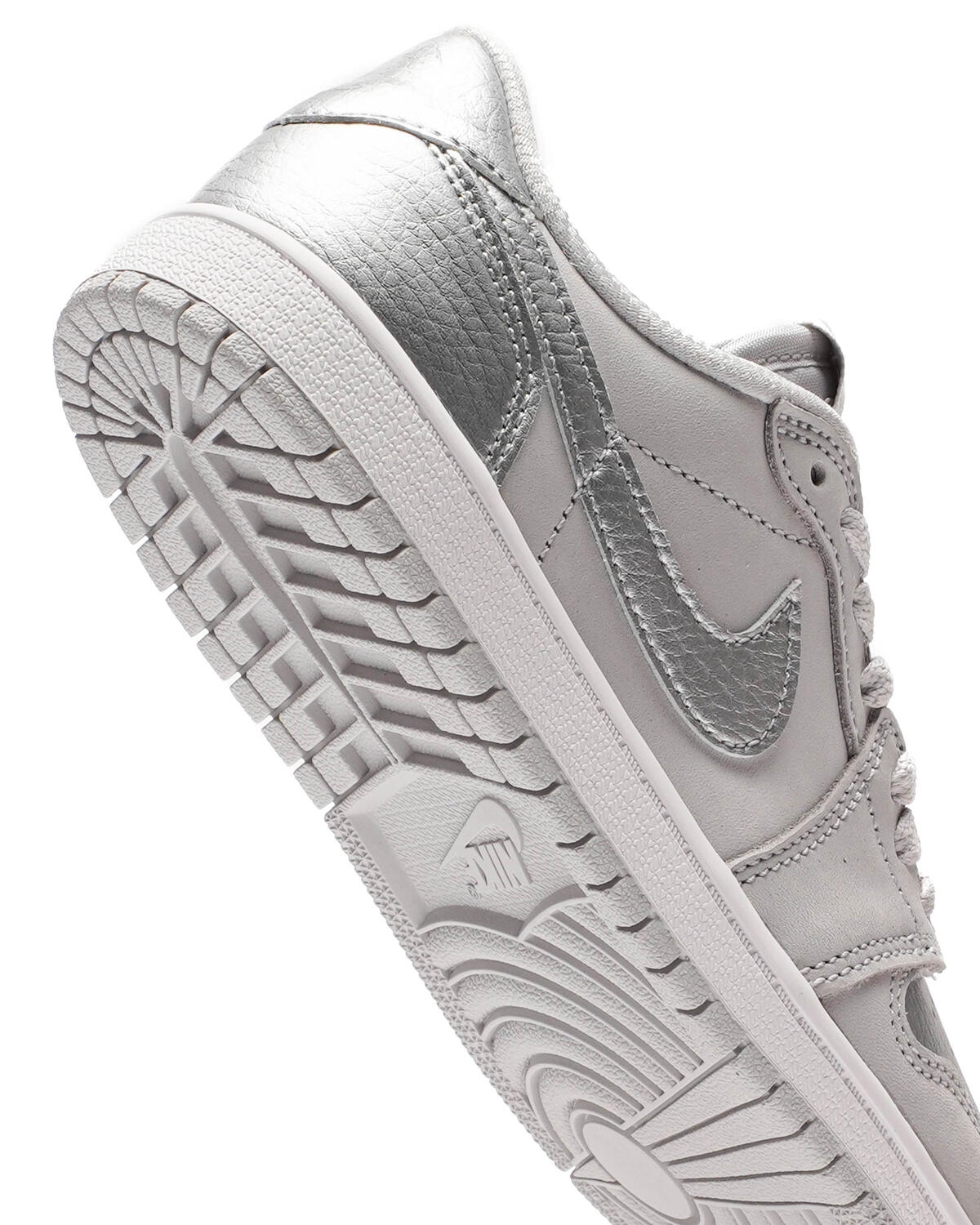 Air Jordan 1 Retro Low OG 'Metallic Silver' (PS) - Image 18