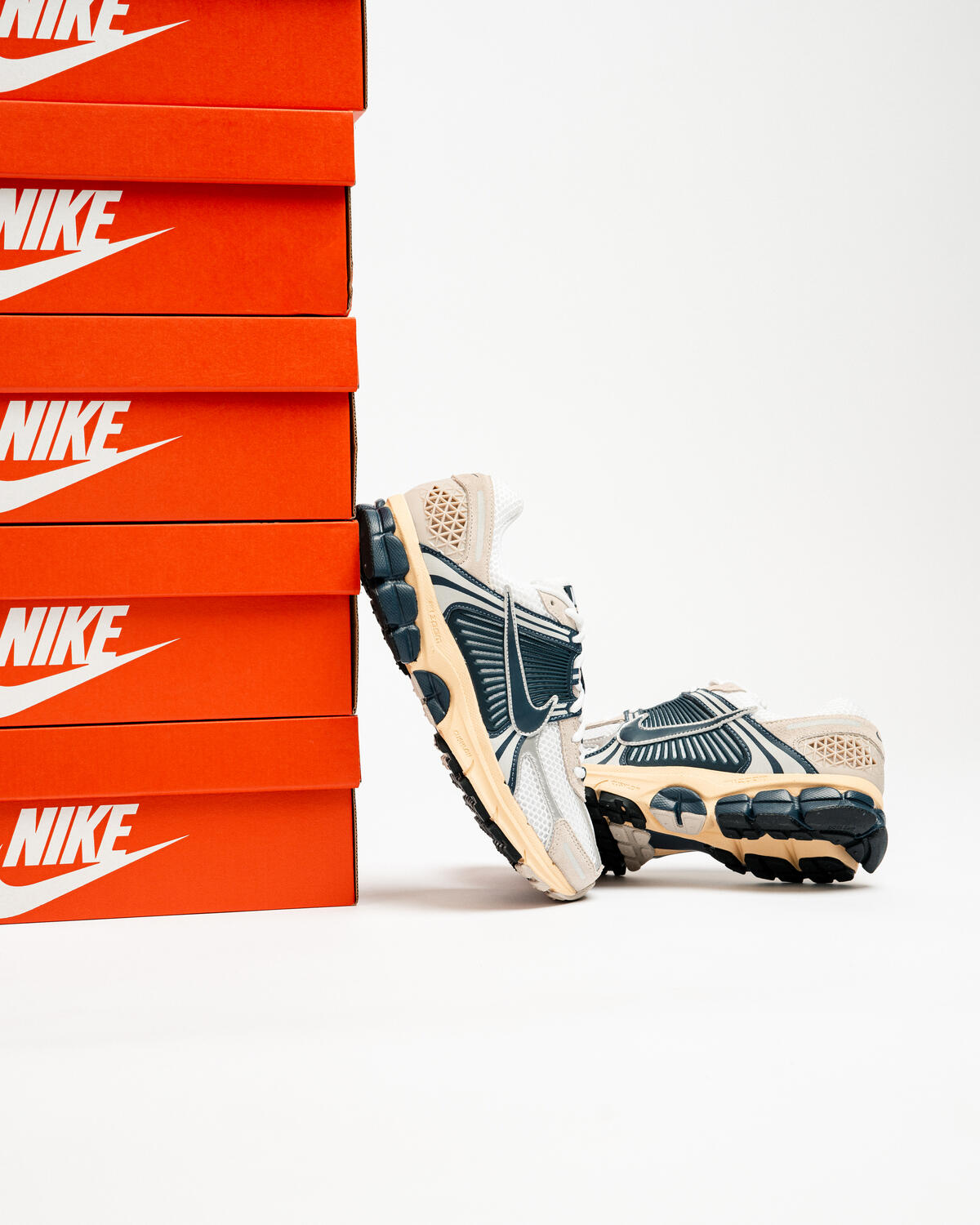 Nike Zoom Vomero 5 White/Thunder Blue-Cream - Image 43