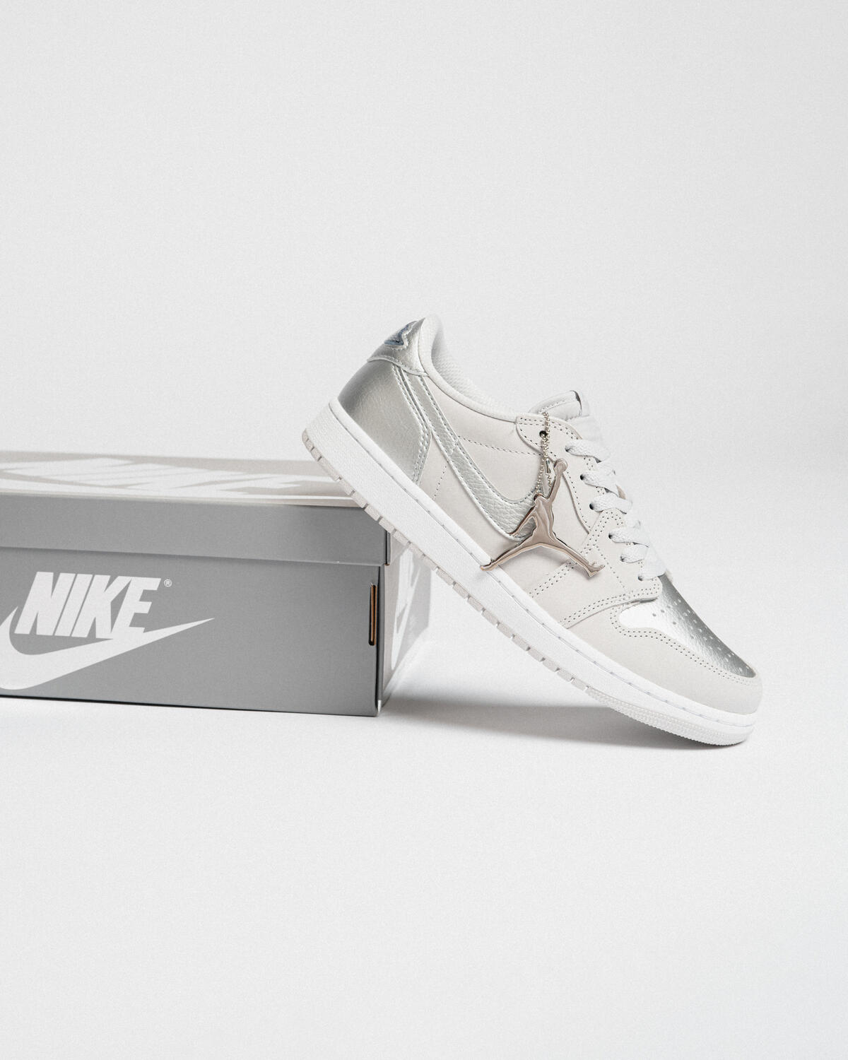 Air Jordan 1 Retro Low OG 'Metallic Silver' (PS) - Image 19