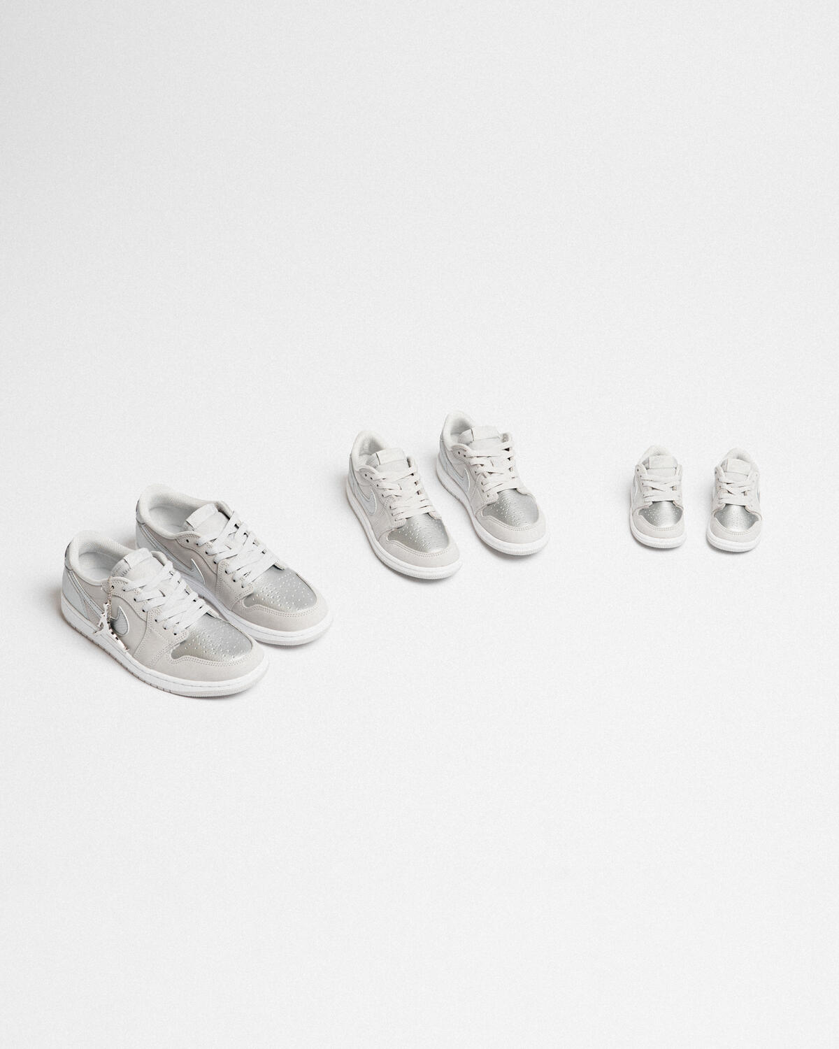 Air Jordan 1 Retro Low OG 'Metallic Silver' (PS) - Image 20