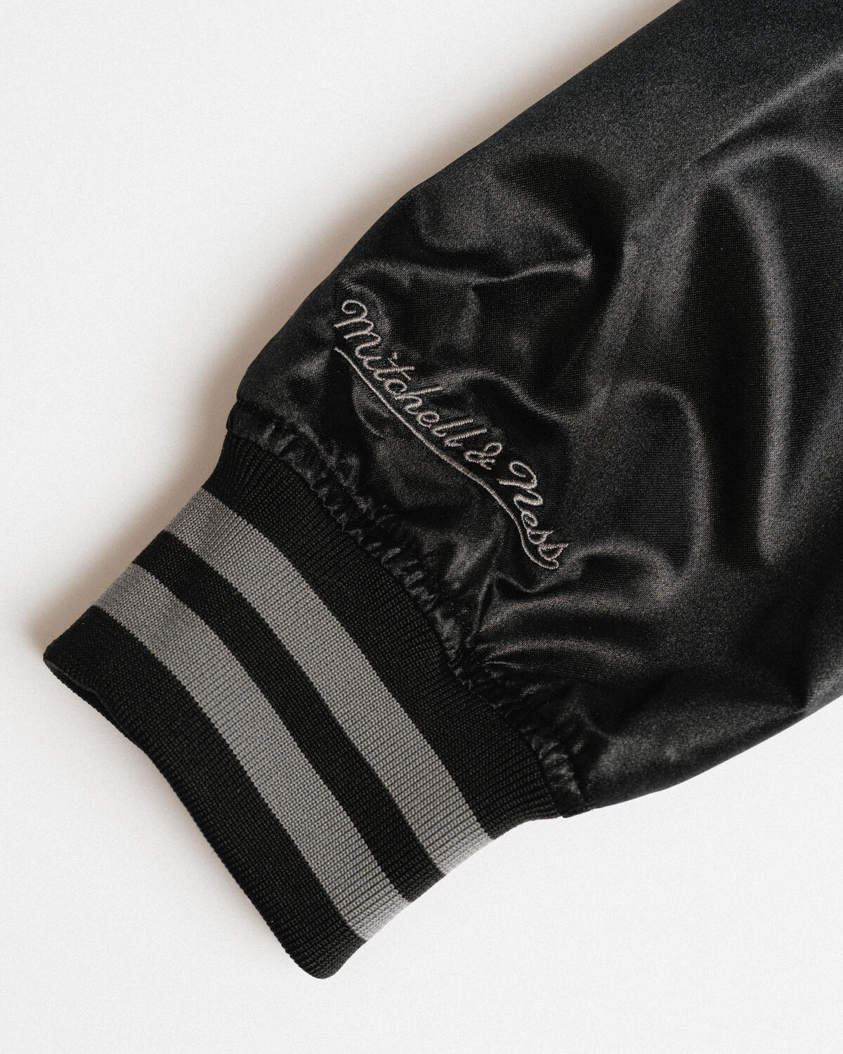 Mitchell & Ness Stateside Pastel Bomber Jacket 'Chicago Bulls' - Image 5