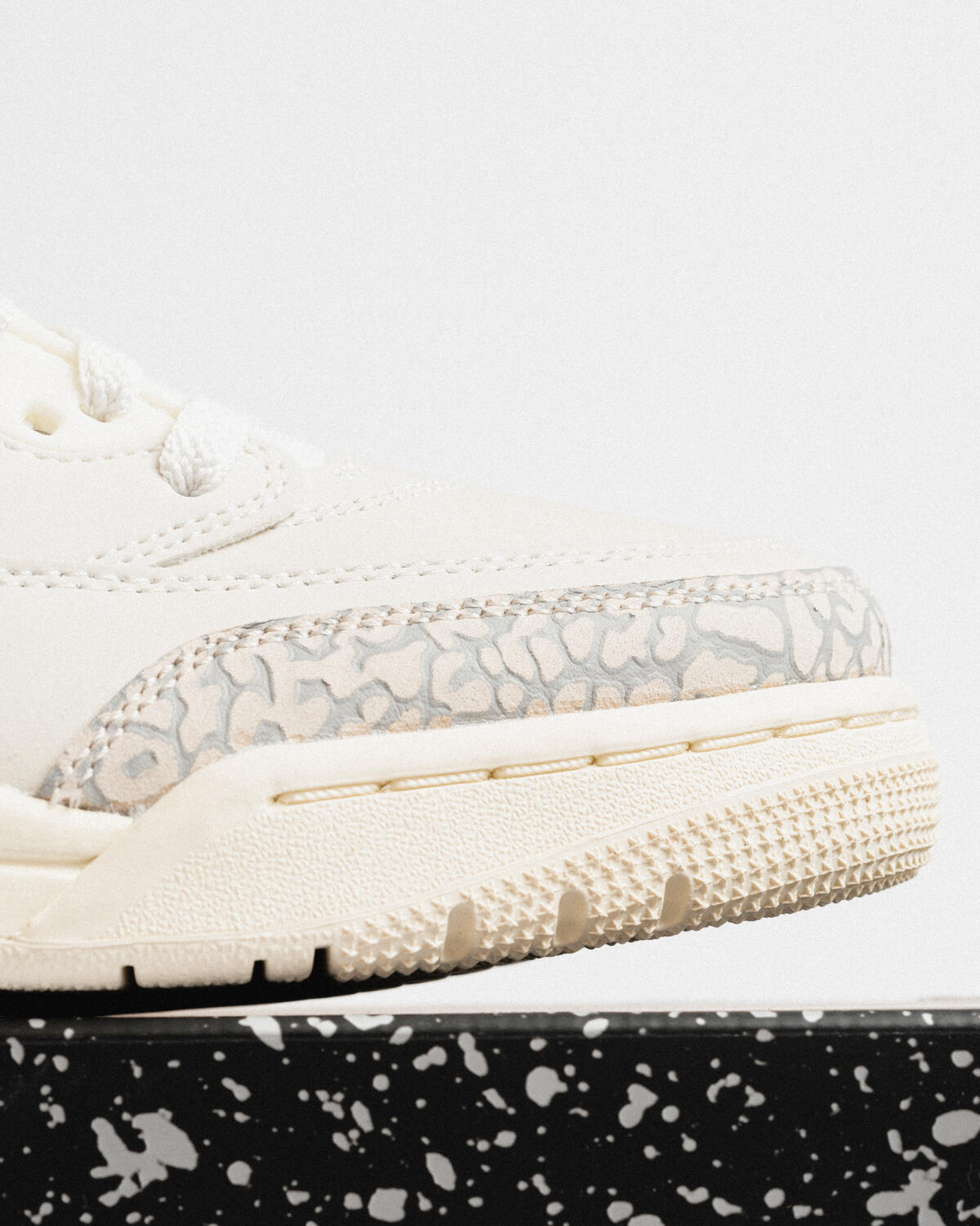 Jordan Spizike Low Sail / University Red - Coconut Milk - Image 20