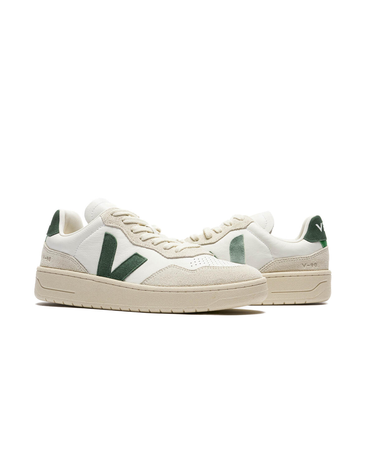 Veja V90 OT Leather Extra White Cyprus - Image 8