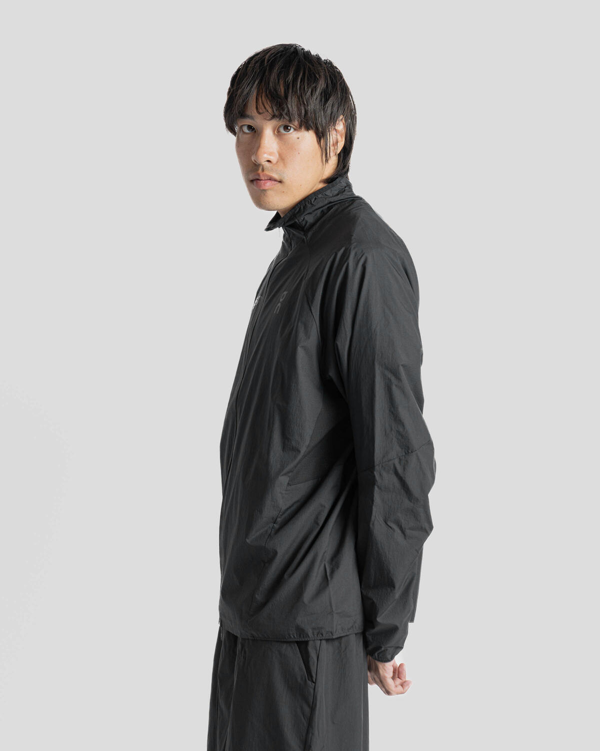 ON Running x Beams Track Jacket - Image 4