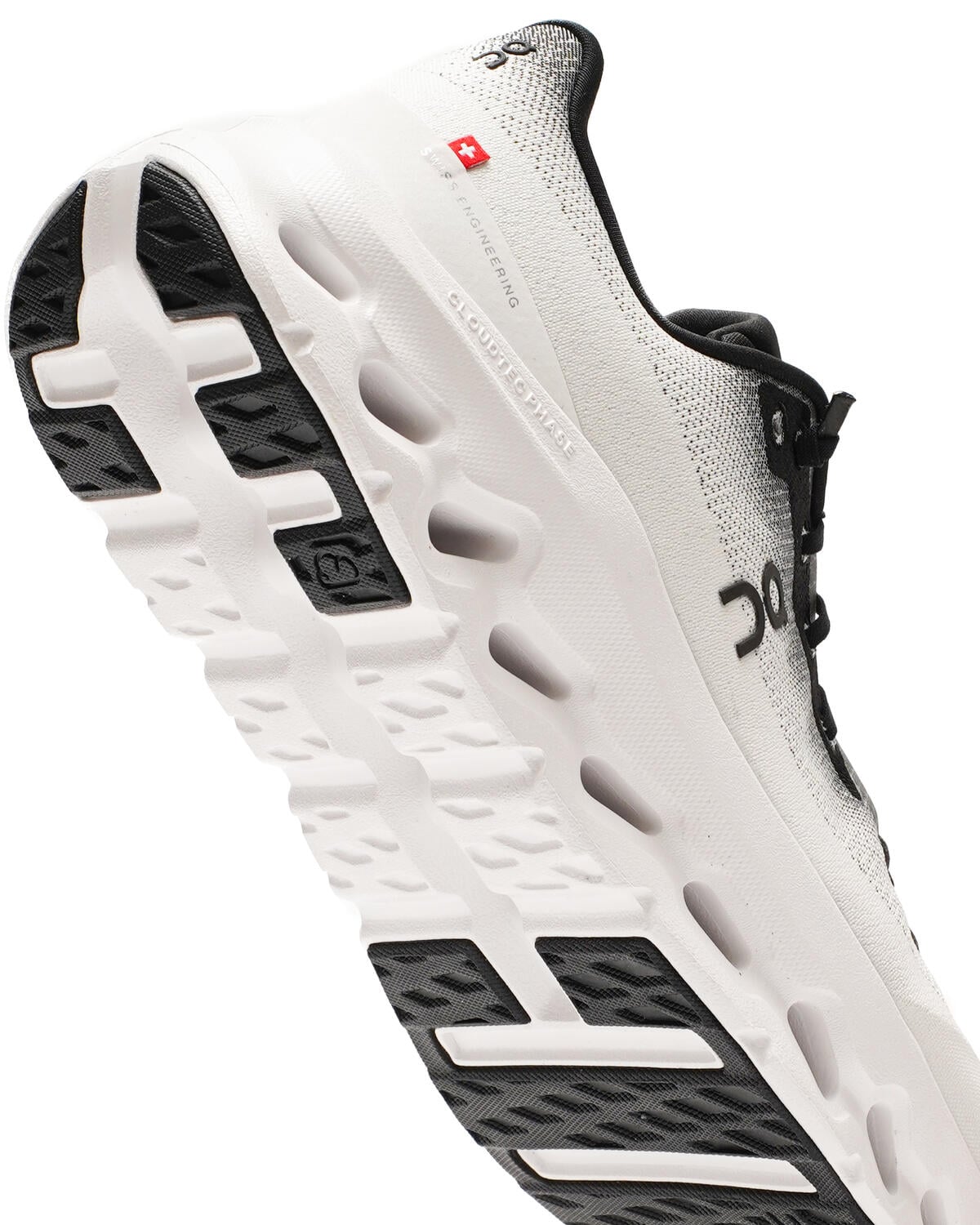 ON Running Cloudtilt Black/Ivory - Image 50