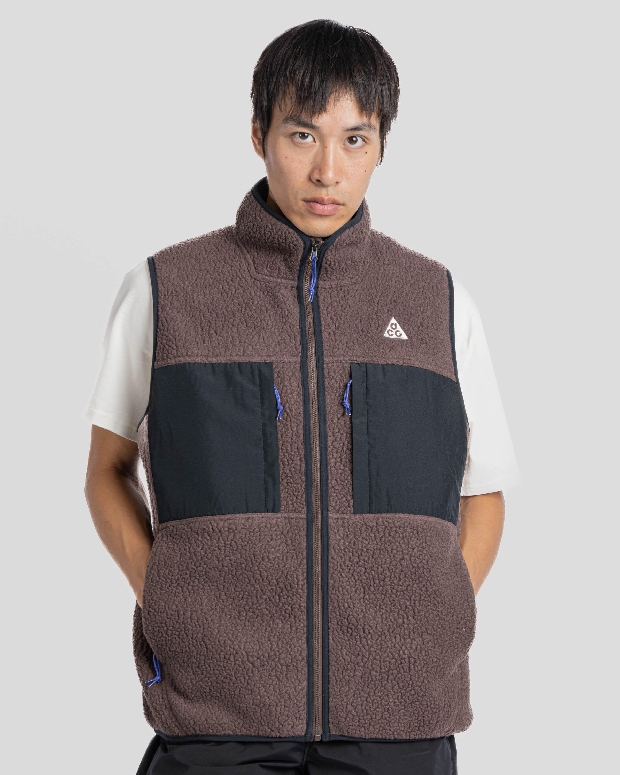 nike vest acg