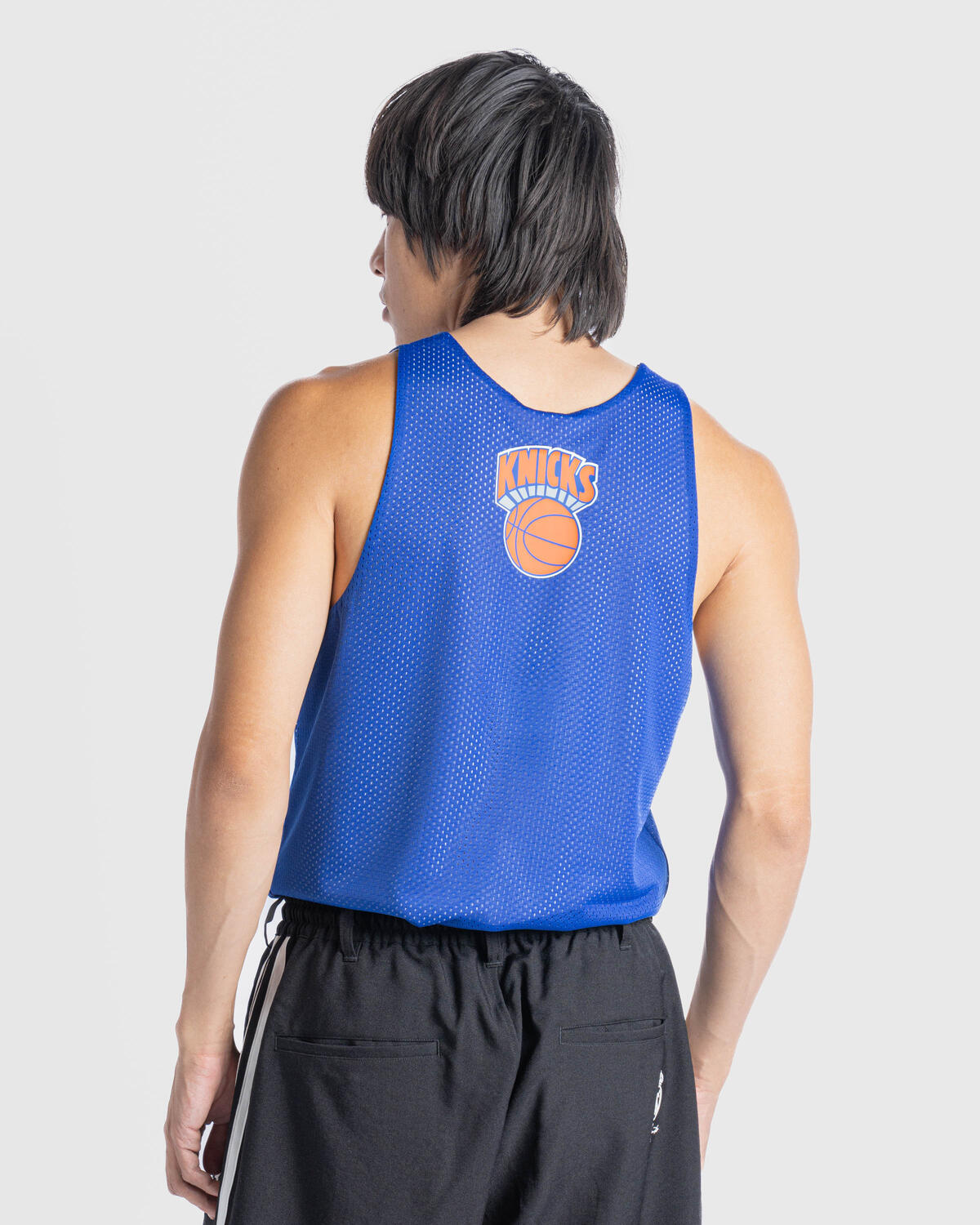 Mitchell & Ness NBA Reversible MESH Practice TANK VNTG LOGO 'New York Knicks' - Image 5