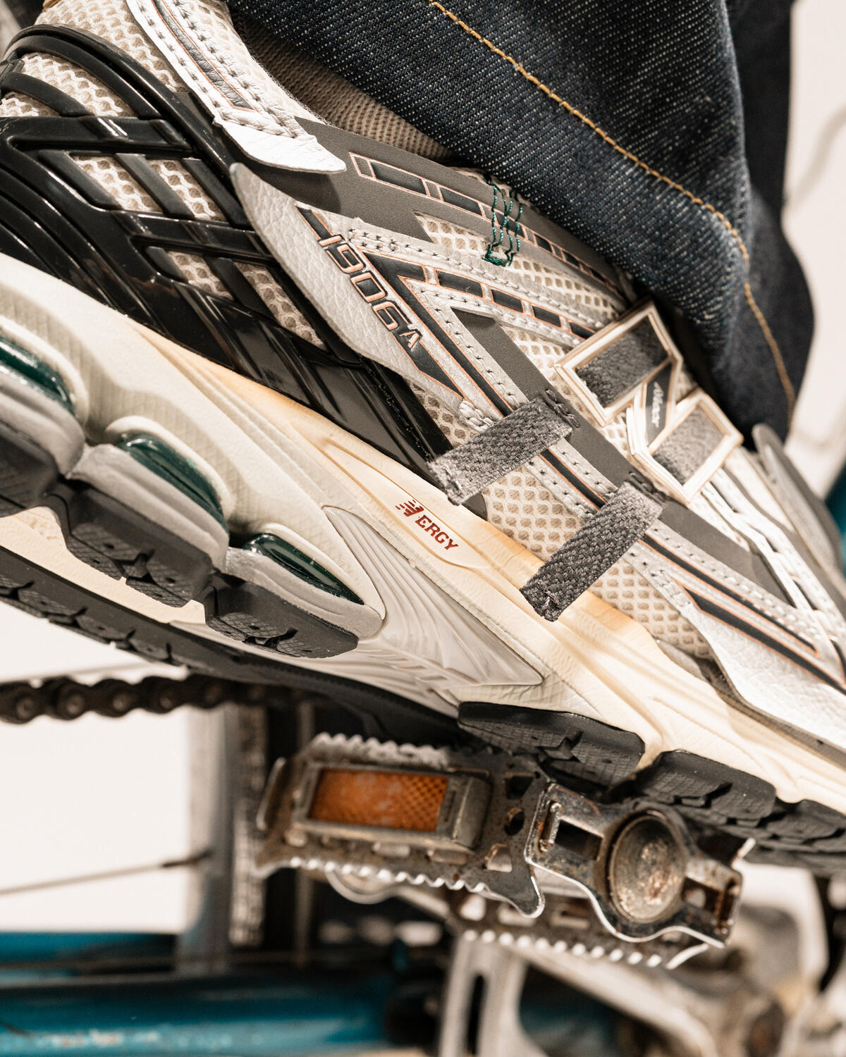 New Balance 1906A Silver Metallic - Image 34