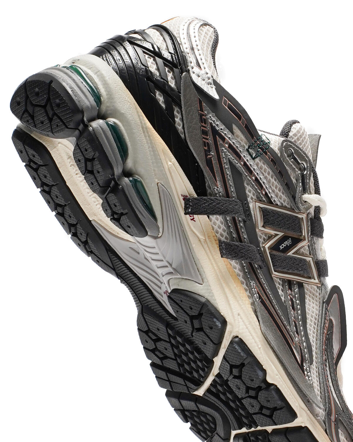 New Balance 1906A Silver Metallic - Image 31