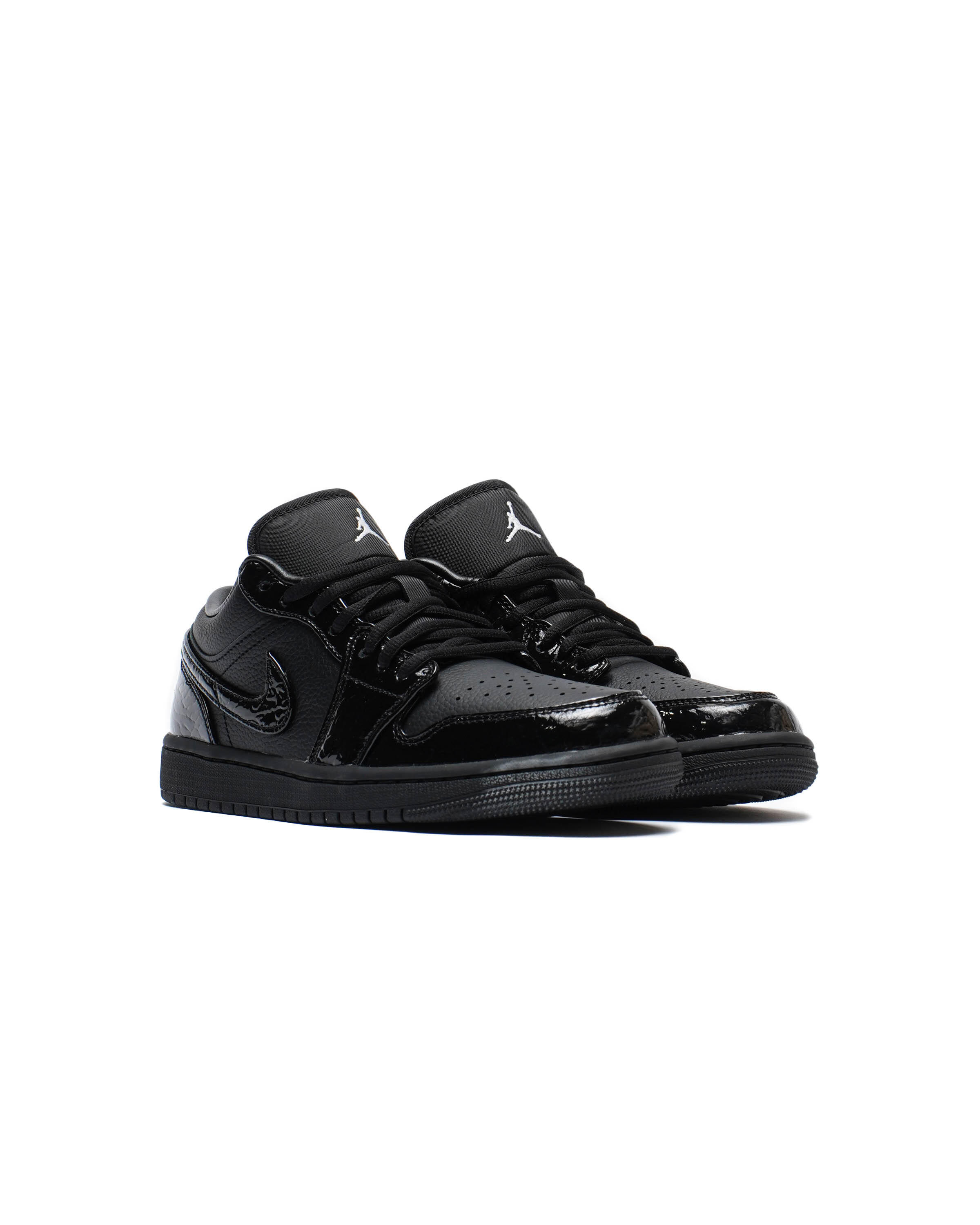 air-jordan-wmns-1-low-se-black 