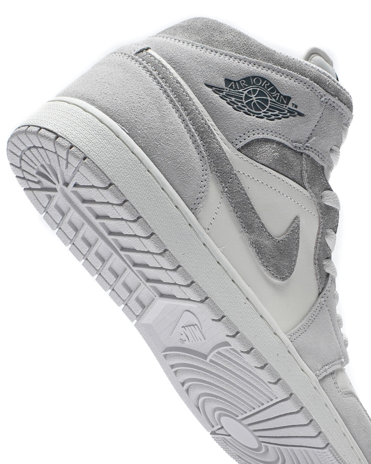 Nike Air Jordan 1 Mid SE \'Smoke Grey\' White Grey Shoes FQ7720-002 Men’s Sizes Air Jordan 1 Mid SE “Smoke Grey” Size-13 White Neutral Grey  main image 2
