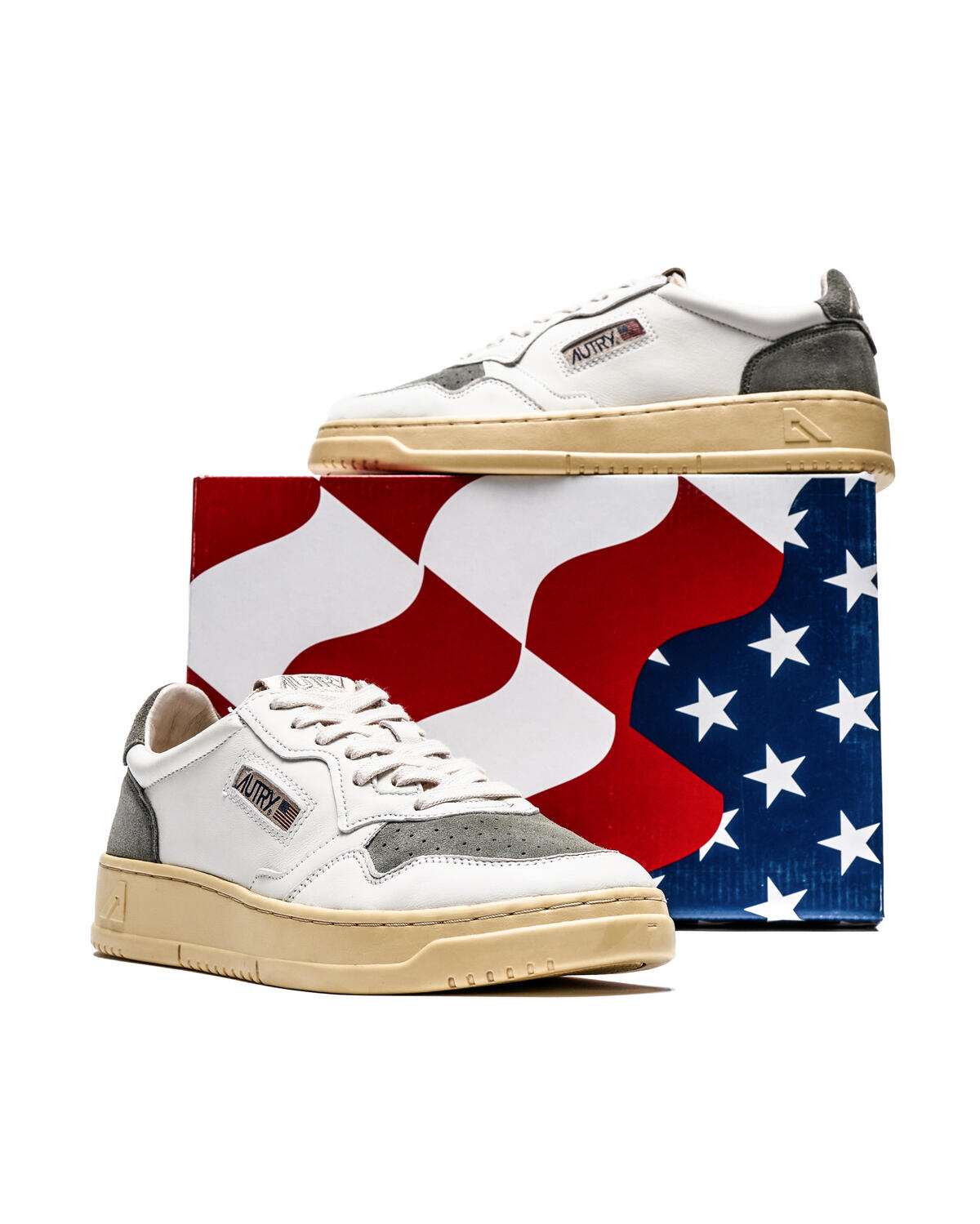 Autry Medalist Low W (Women's) - Image 6