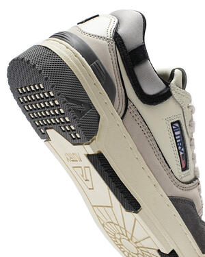 Autry Action Shoes WMNS CLC LOW