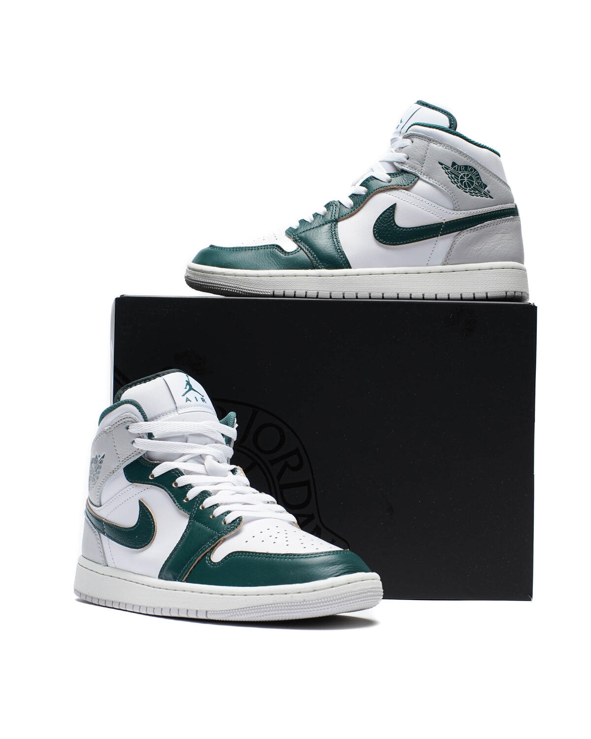 Air Jordan 1 Mid 'Michael Jordan' - Image 16