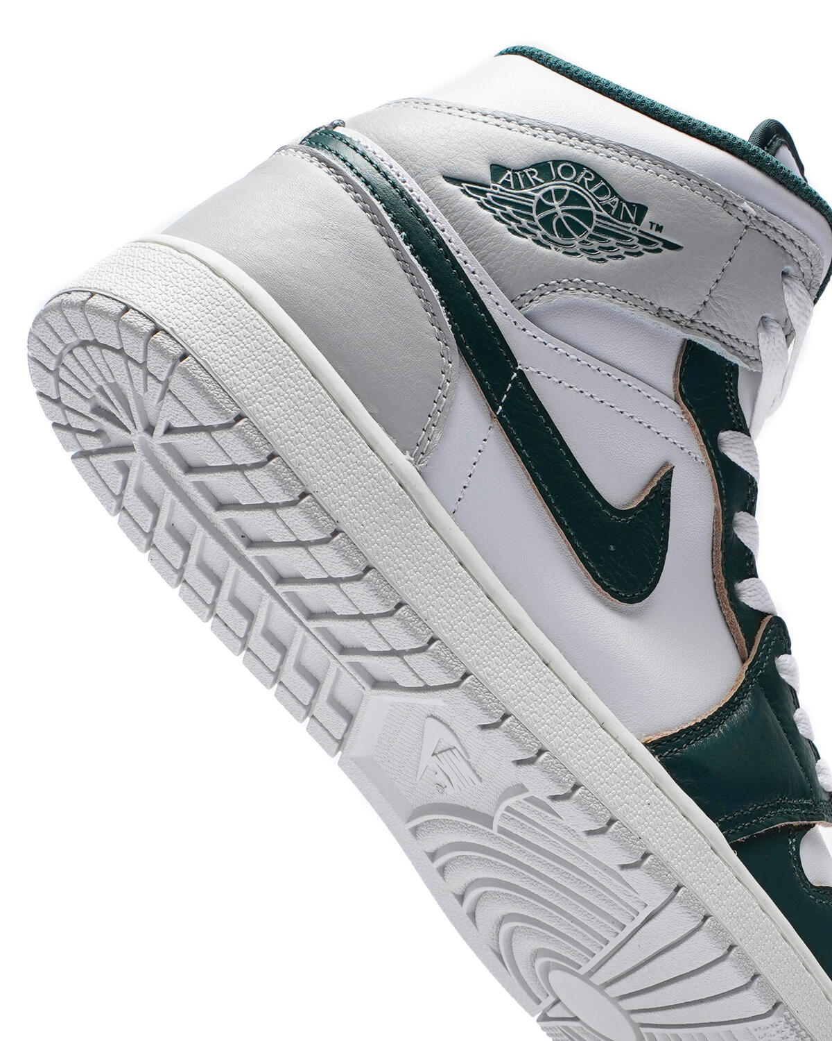 Air Jordan 1 Mid 'Michael Jordan' - Image 17