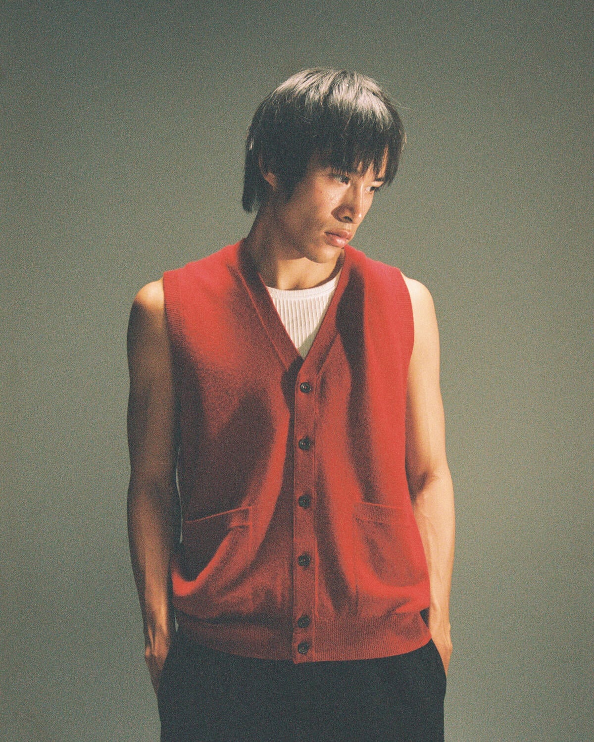 Beamsplus Button Knit Vest Solid - Image 9