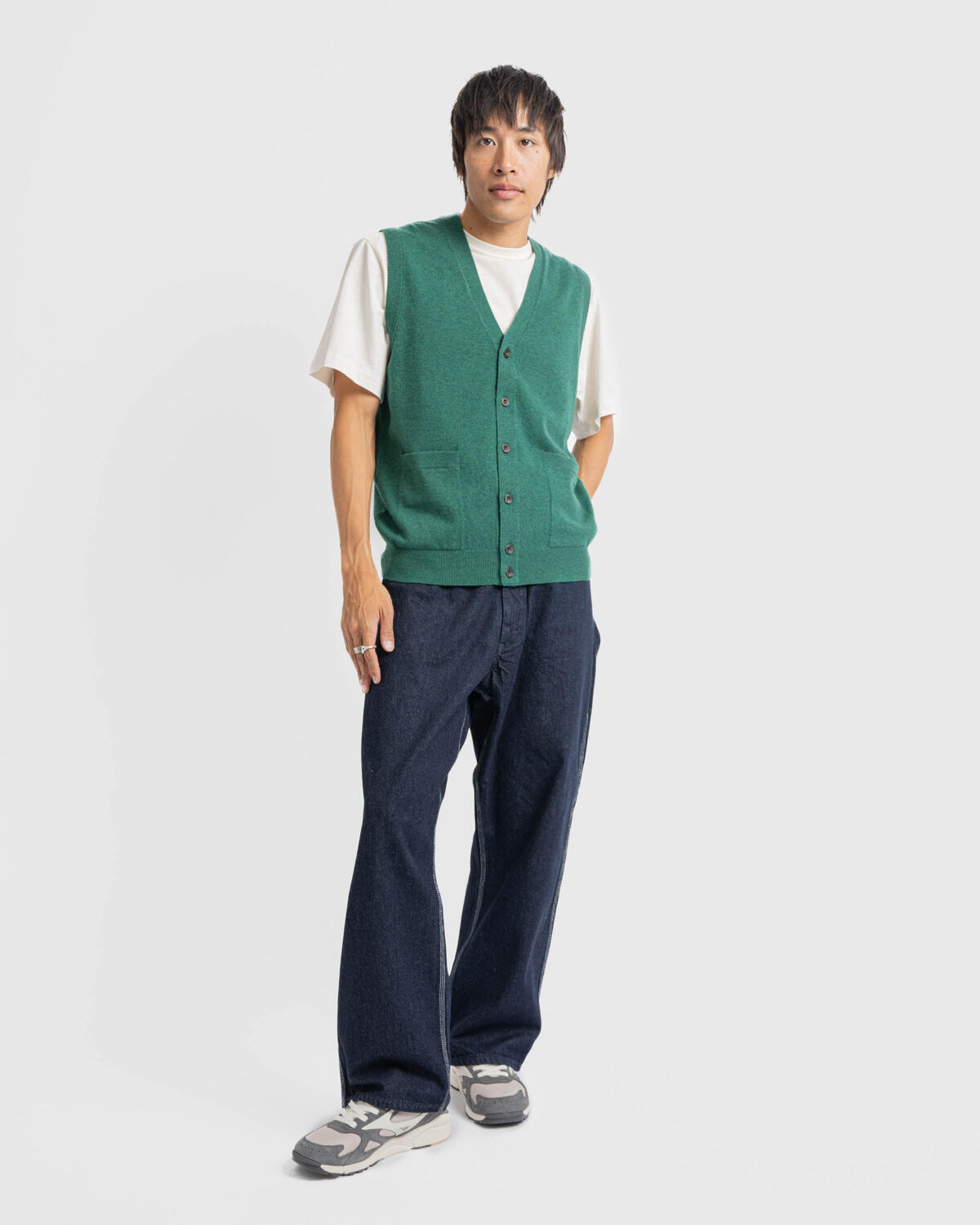 Beamsplus Button Knit Vest Green - Image 3