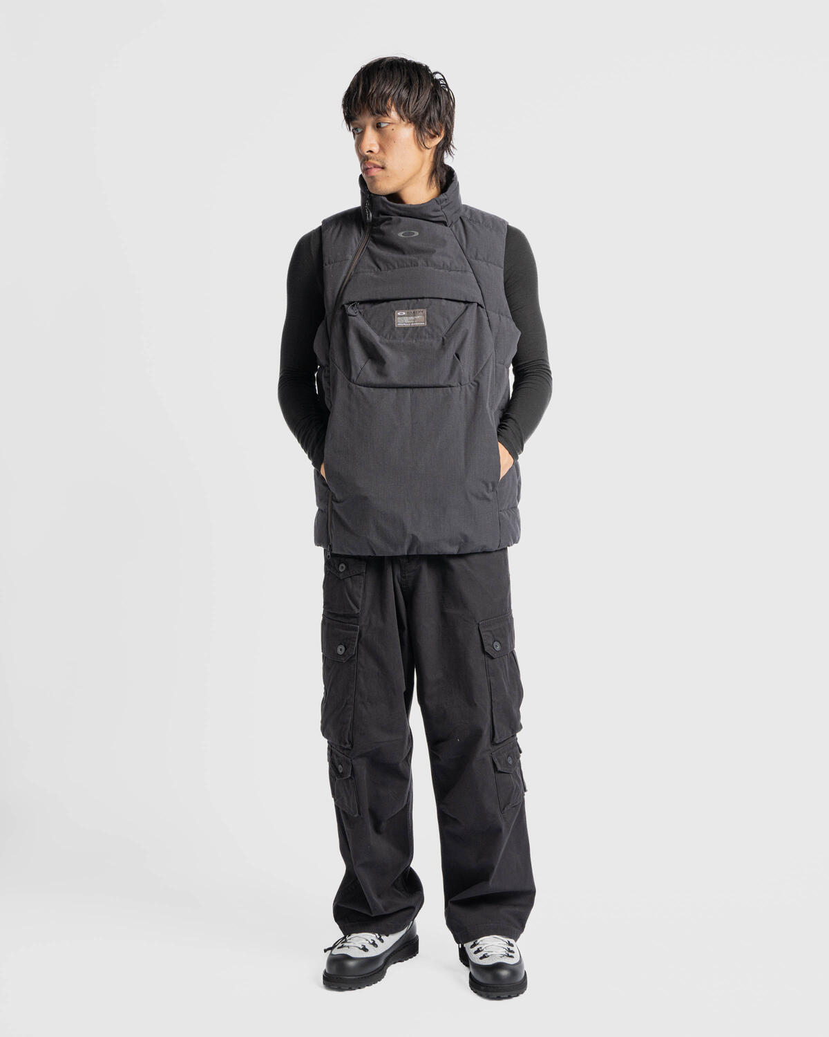 Oakley FGL Puffer Ins Vest - Image 3