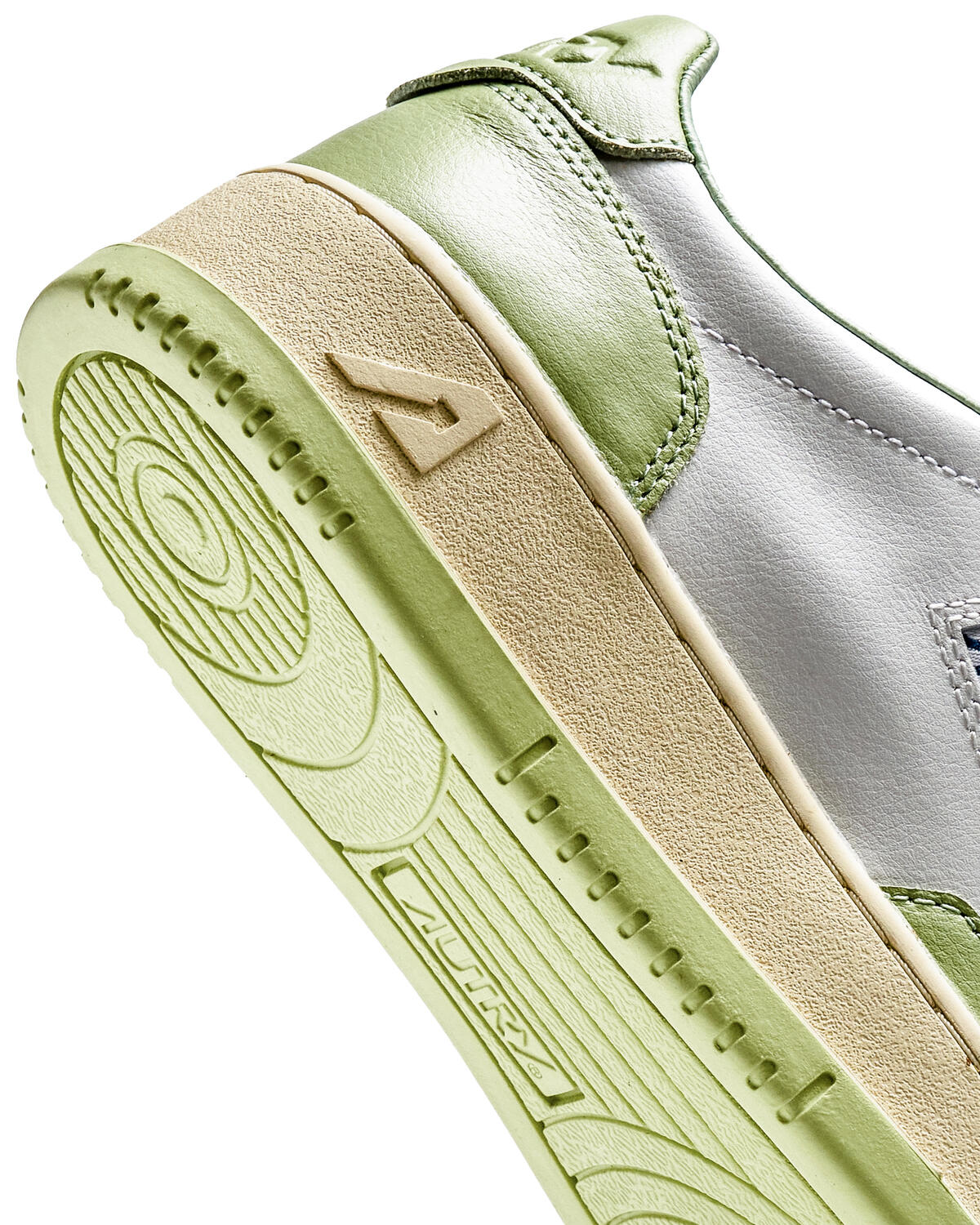 Autry Medalist Low (Women's) - Image 7