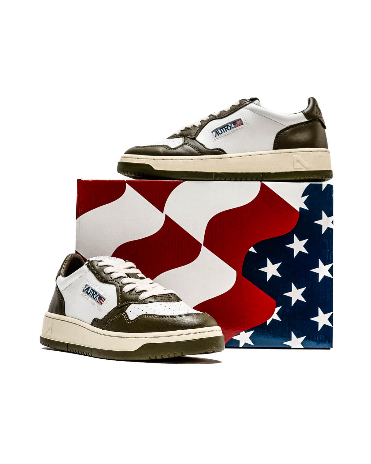 Autry Medalist Low (Women's) - Image 6