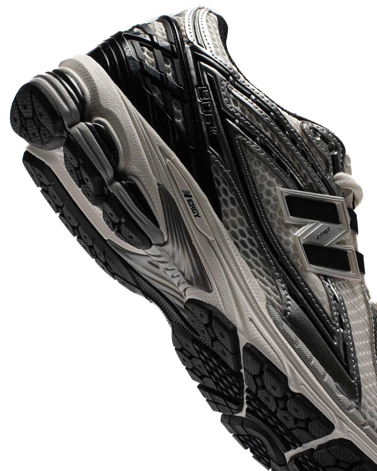 New Balance 1906R Silver Metallic Core - Image 43